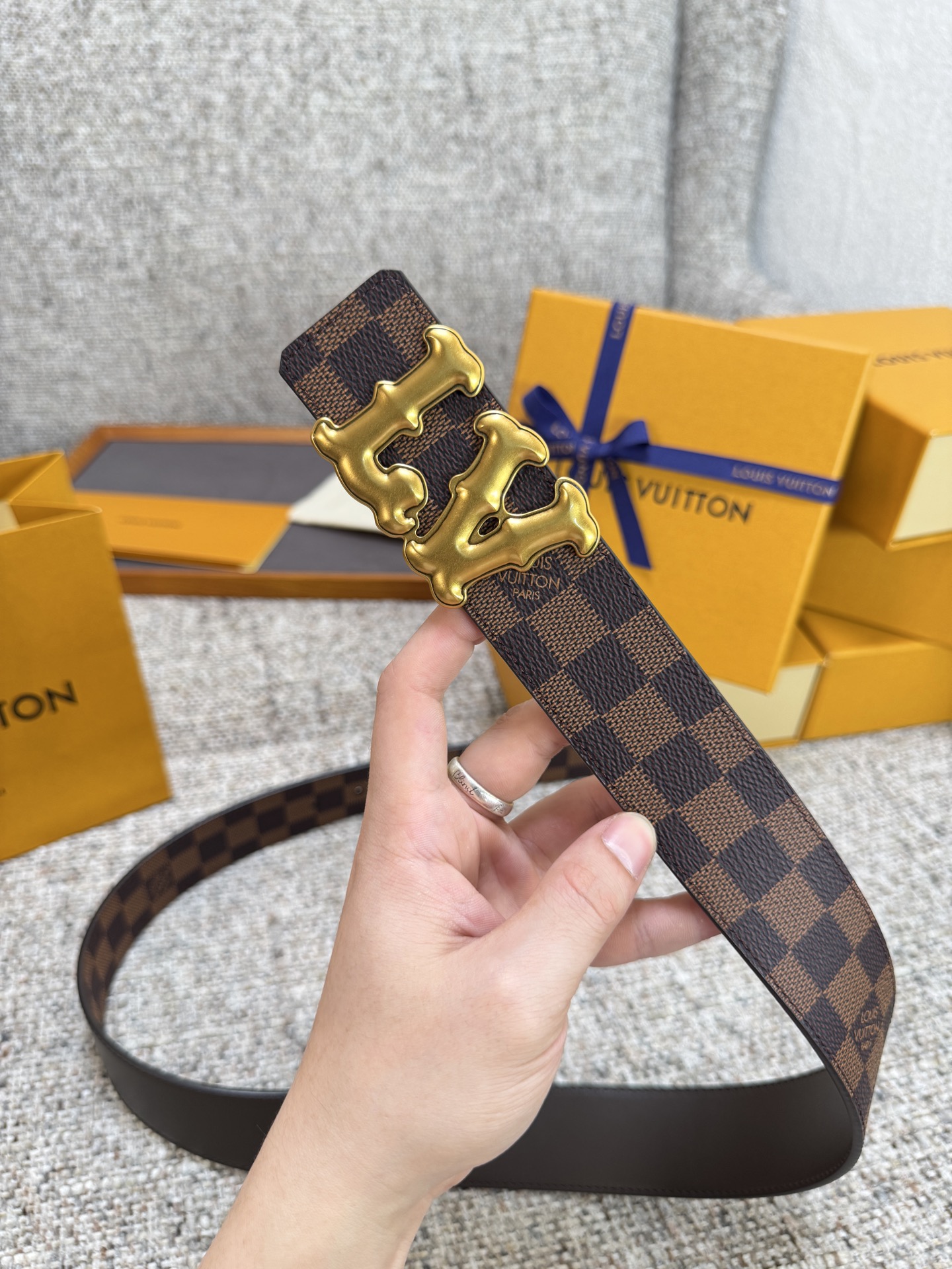 Louis Vuitton LV腰带 PVC皮底系列 原厂五金 精致手工绘边 柔软舒适 宽4.0