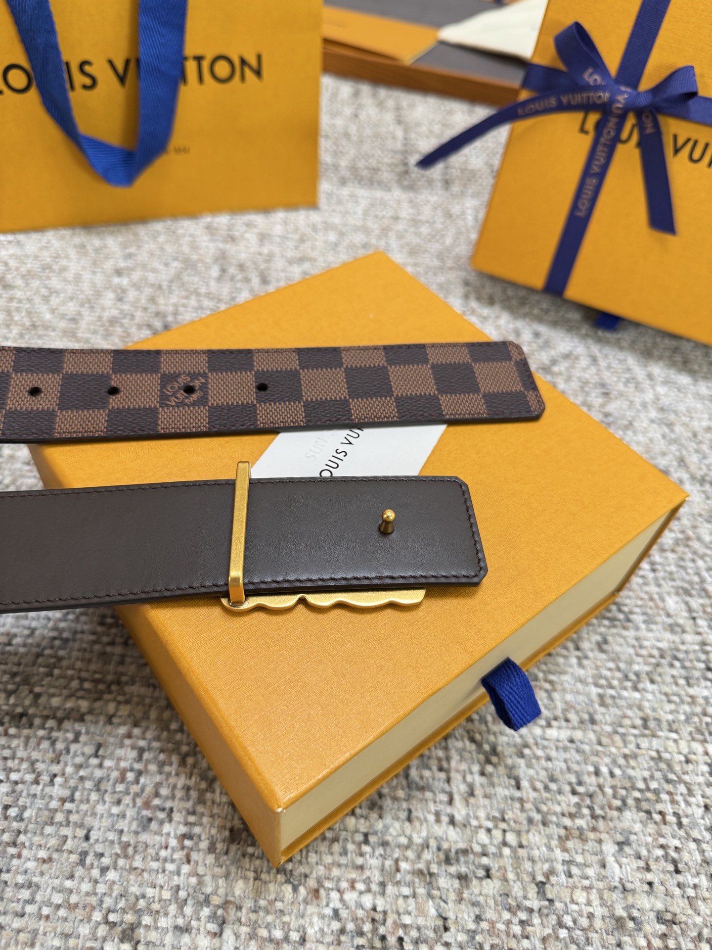 Louis Vuitton LV腰带 PVC皮底系列 原厂五金 精致手工绘边 柔软舒适 宽4.0