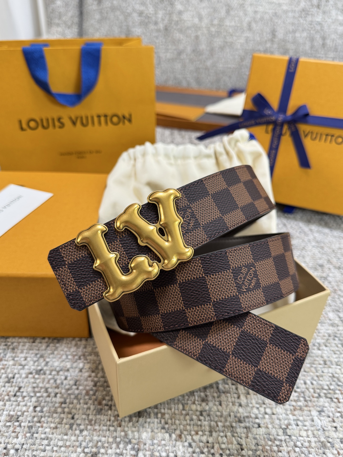 Louis Vuitton LV腰带 PVC皮底系列 原厂五金 精致手工绘边 柔软舒适 宽4.0