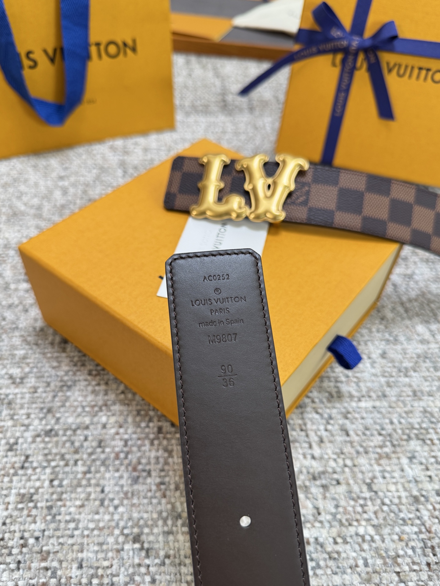 Louis Vuitton LV腰带 PVC皮底系列 原厂五金 精致手工绘边 柔软舒适 宽4.0