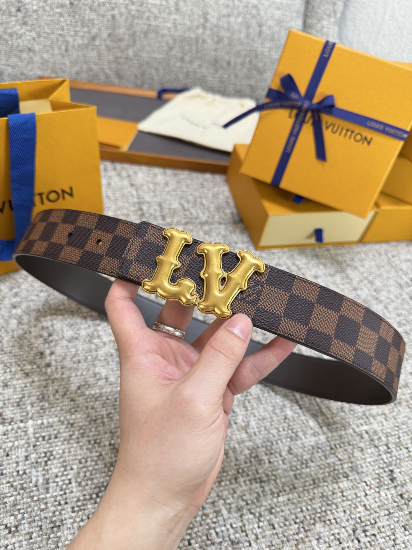 Louis Vuitton LV腰带 PVC皮底系列 原厂五金 精致手工绘边 柔软舒适 宽4.0