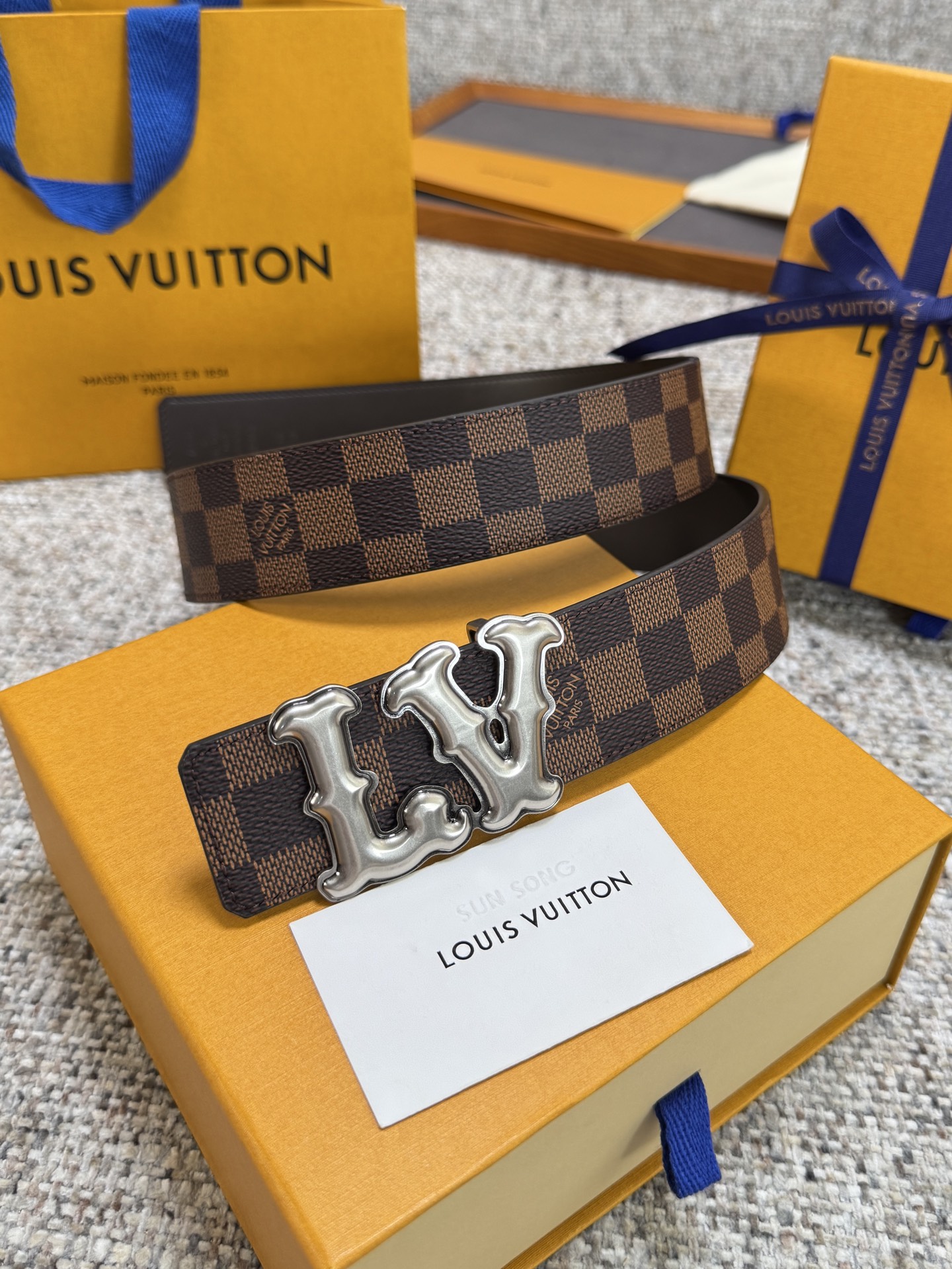 Louis Vuitton LV腰带 PVC皮底系列 原厂五金 精致手工绘边 柔软舒适 宽4.0