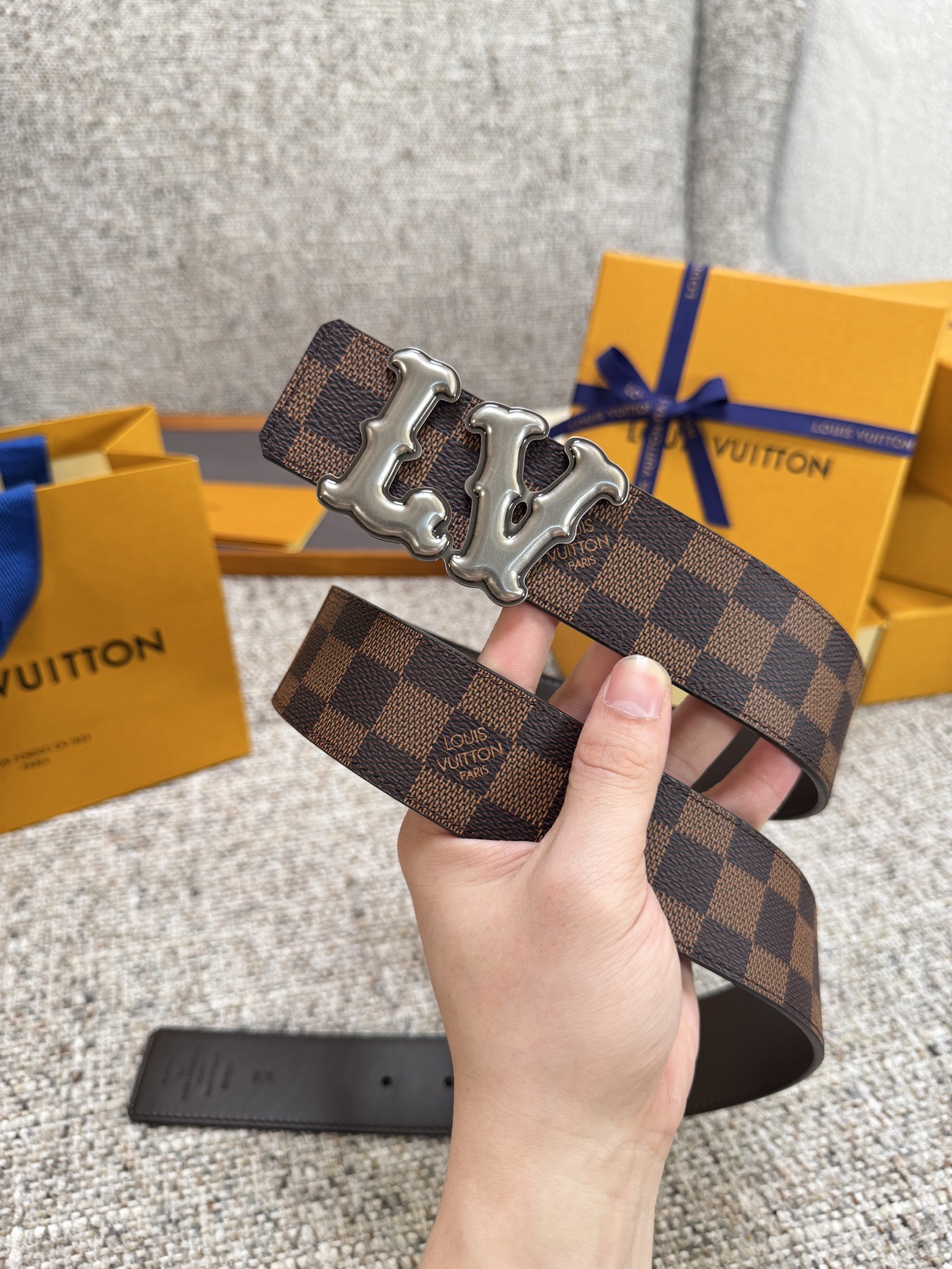 Louis Vuitton LV腰带 PVC皮底系列 原厂五金 精致手工绘边 柔软舒适 宽4.0