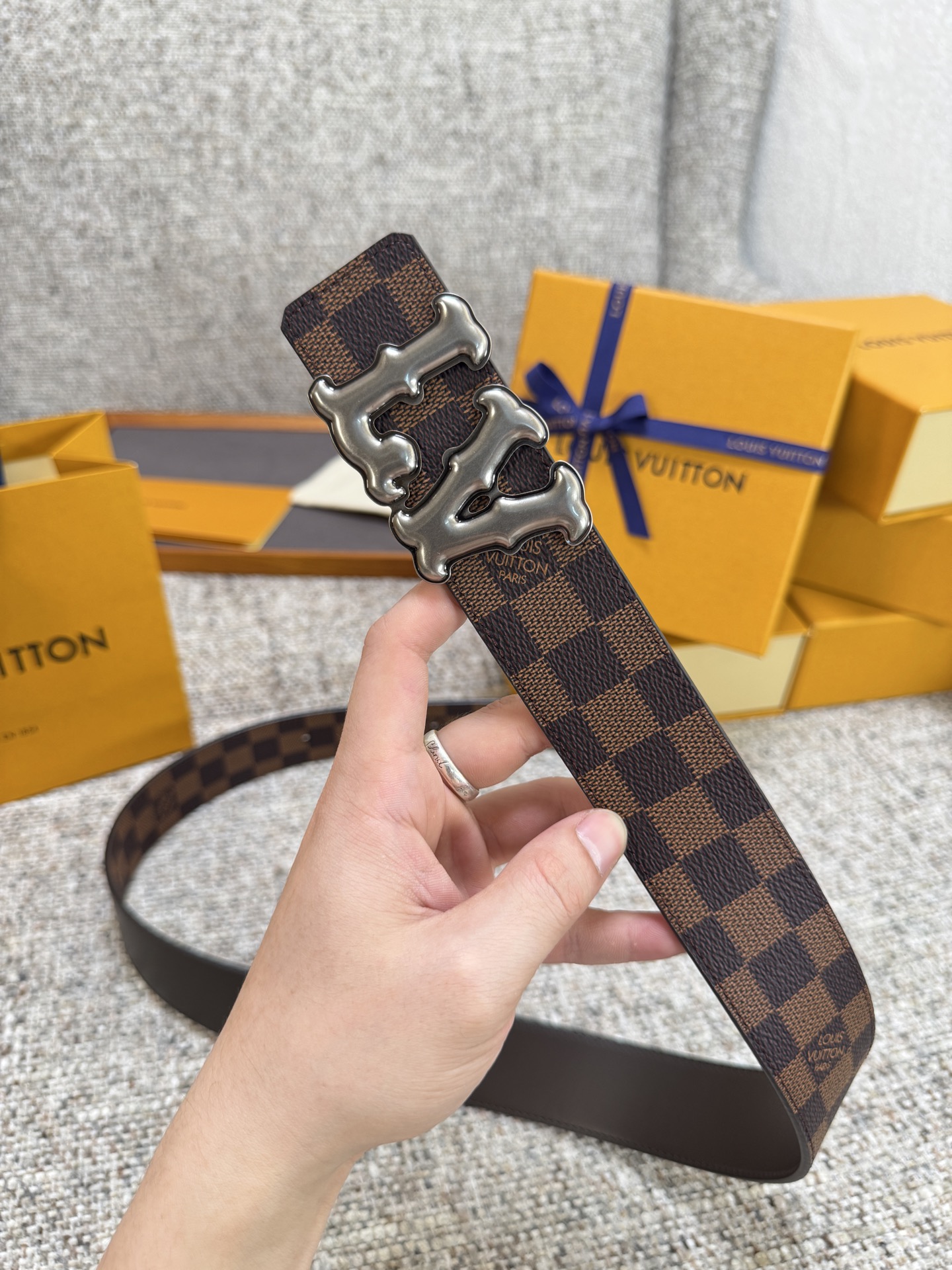 Louis Vuitton LV腰带 PVC皮底系列 原厂五金 精致手工绘边 柔软舒适 宽4.0