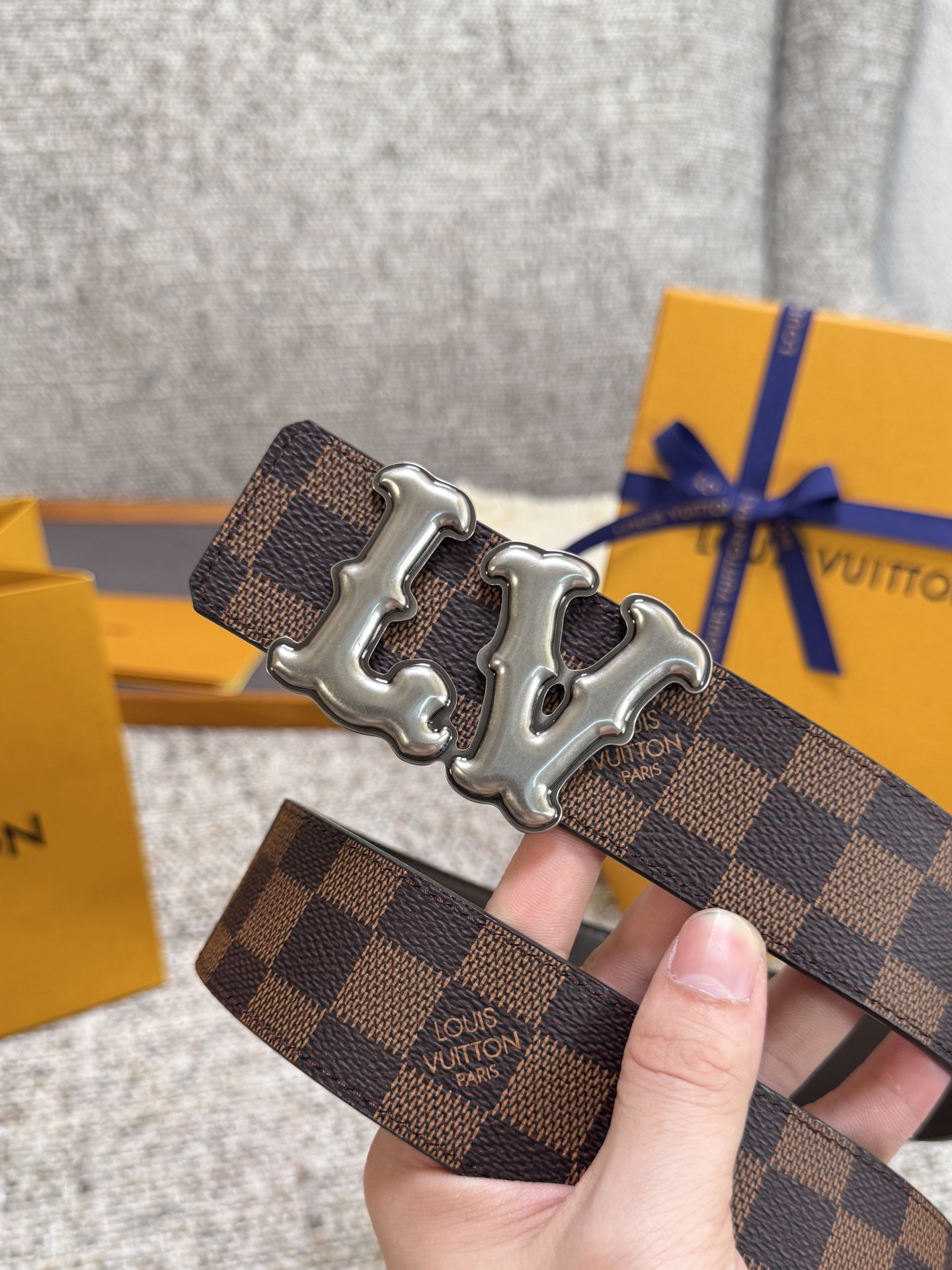 Louis Vuitton LV腰带 PVC皮底系列 原厂五金 精致手工绘边 柔软舒适 宽4.0