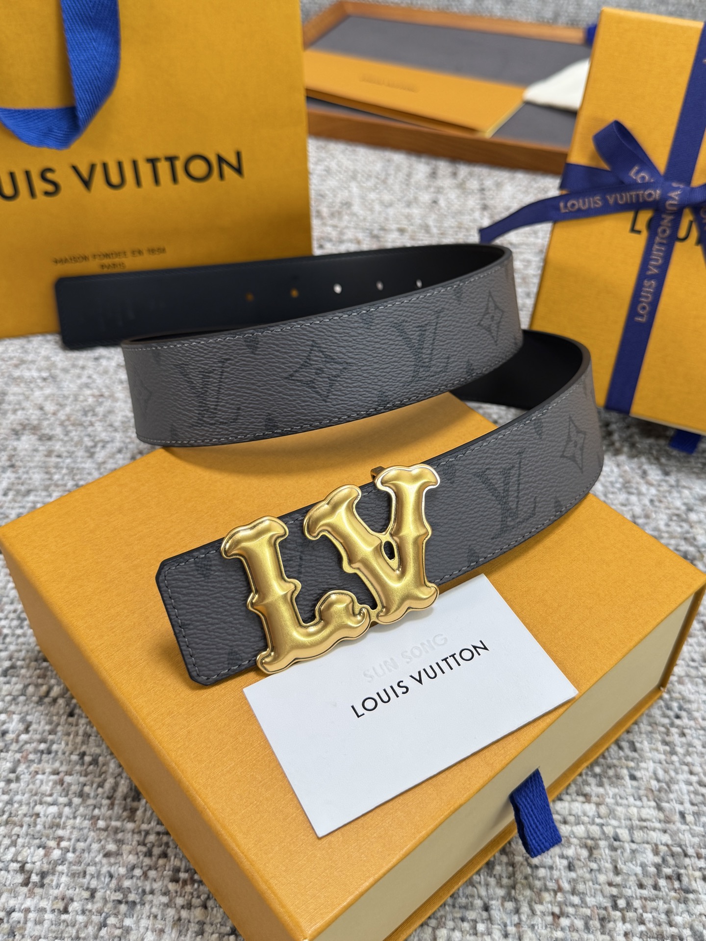 Louis Vuitton LV腰带 PVC皮底系列 原厂五金 精致手工绘边 柔软舒适 宽4.0