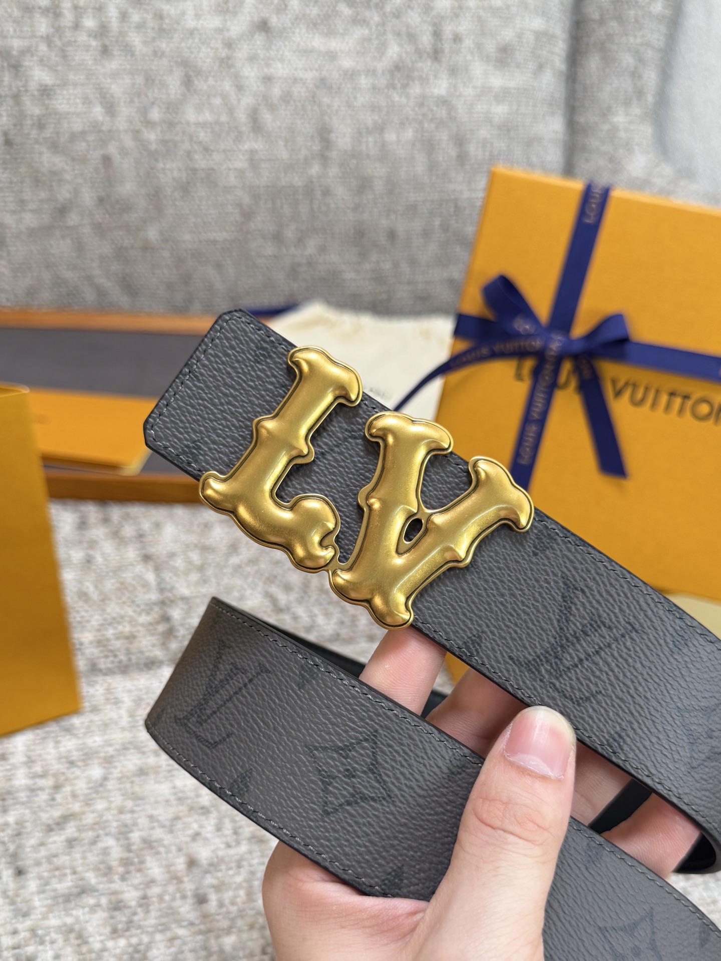 Louis Vuitton LV腰带 PVC皮底系列 原厂五金 精致手工绘边 柔软舒适 宽4.0