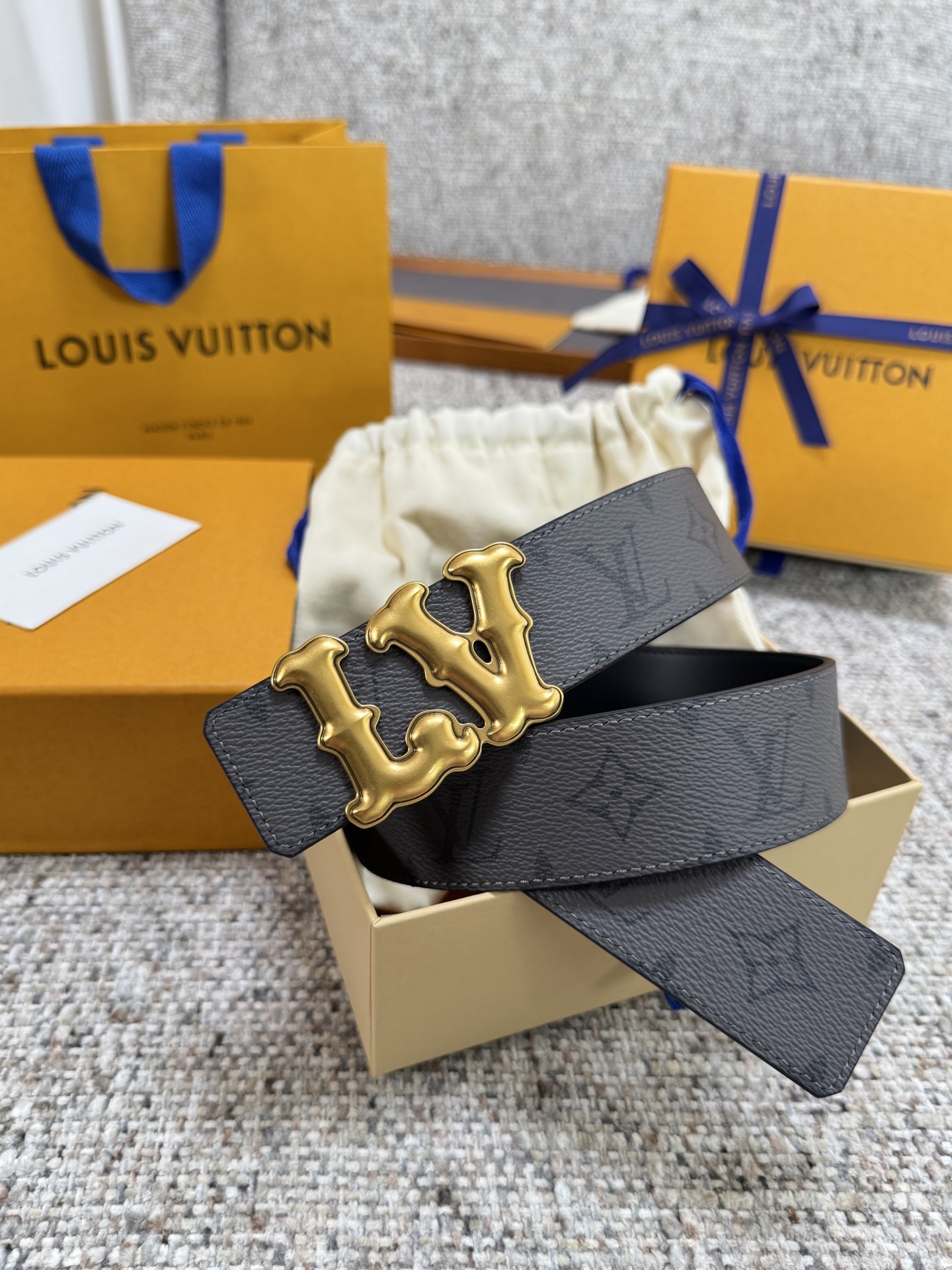 Louis Vuitton LV腰带 PVC皮底系列 原厂五金 精致手工绘边 柔软舒适 宽4.0