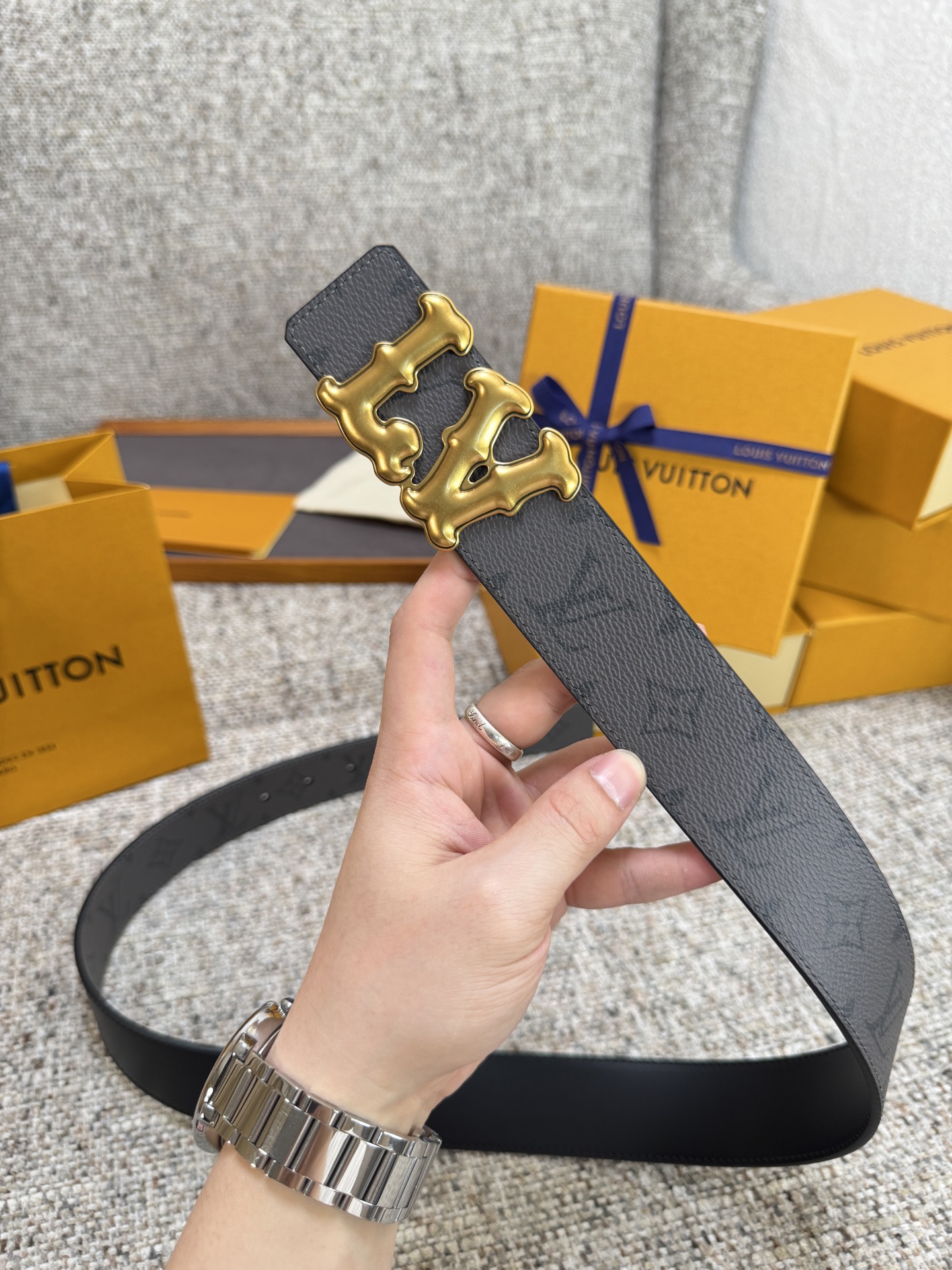 Louis Vuitton LV腰带 PVC皮底系列 原厂五金 精致手工绘边 柔软舒适 宽4.0