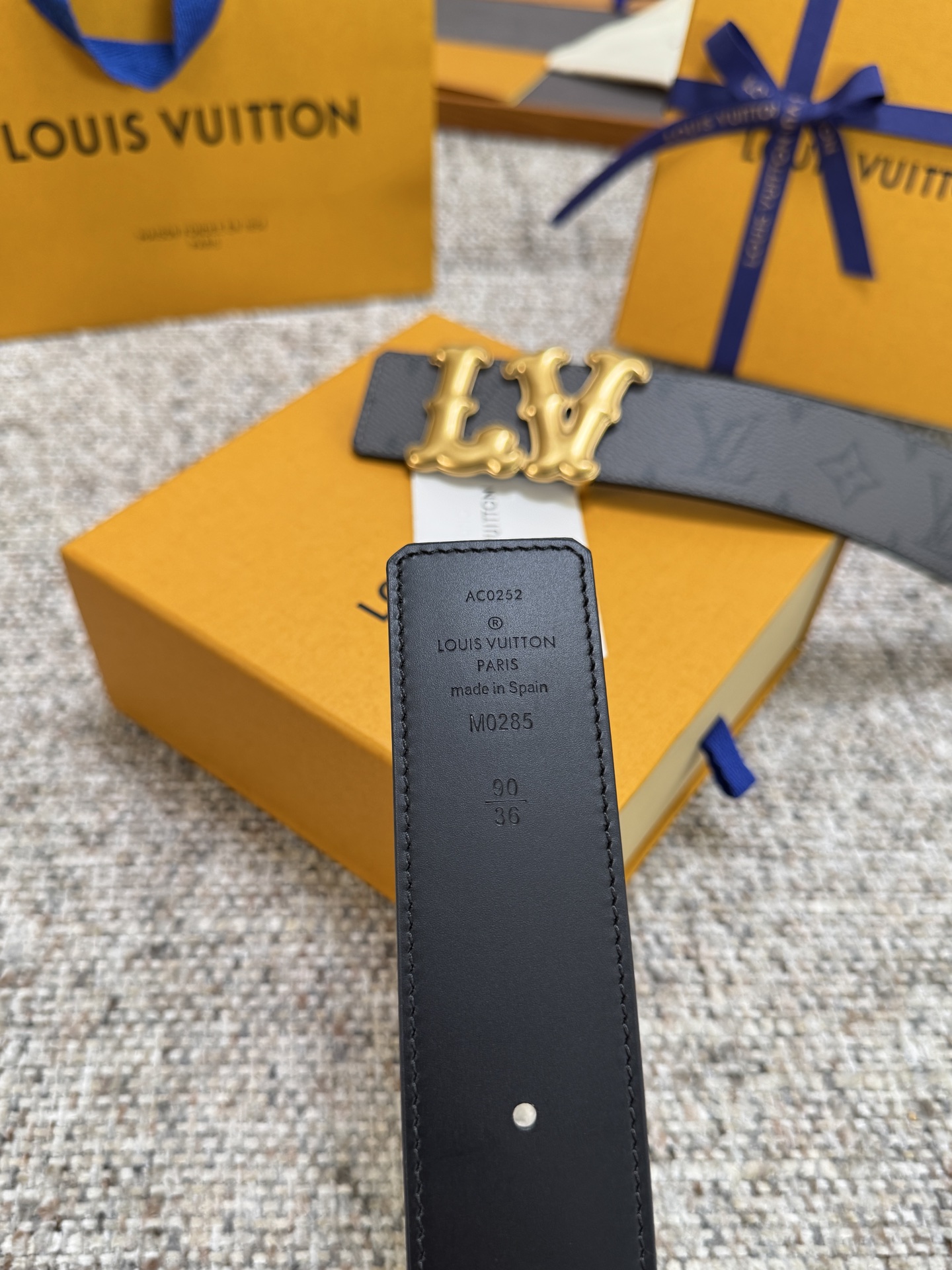 Louis Vuitton LV腰带 PVC皮底系列 原厂五金 精致手工绘边 柔软舒适 宽4.0