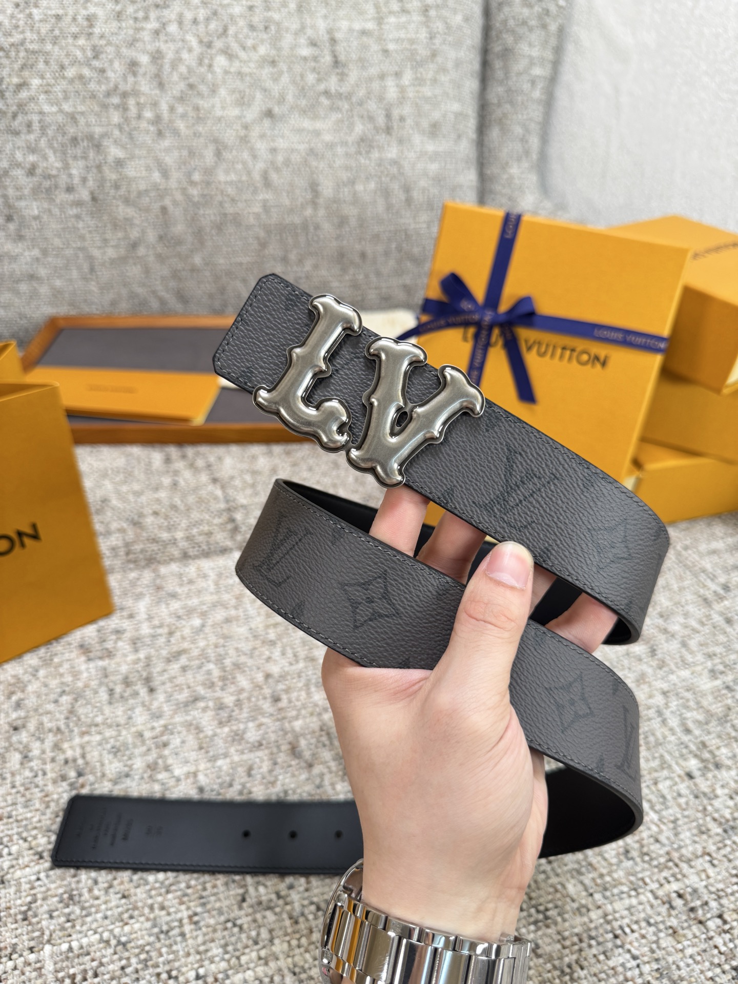 Louis Vuitton LV腰带 PVC皮底系列 原厂五金 精致手工绘边 柔软舒适 宽4.0