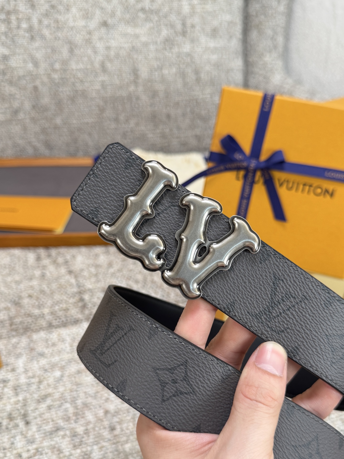 Louis Vuitton LV腰带 PVC皮底系列 原厂五金 精致手工绘边 柔软舒适 宽4.0