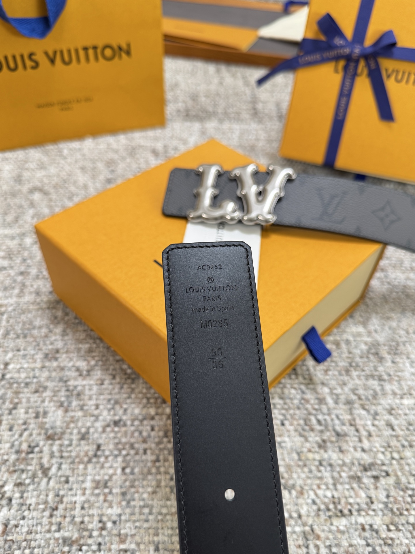 Louis Vuitton LV腰带 PVC皮底系列 原厂五金 精致手工绘边 柔软舒适 宽4.0