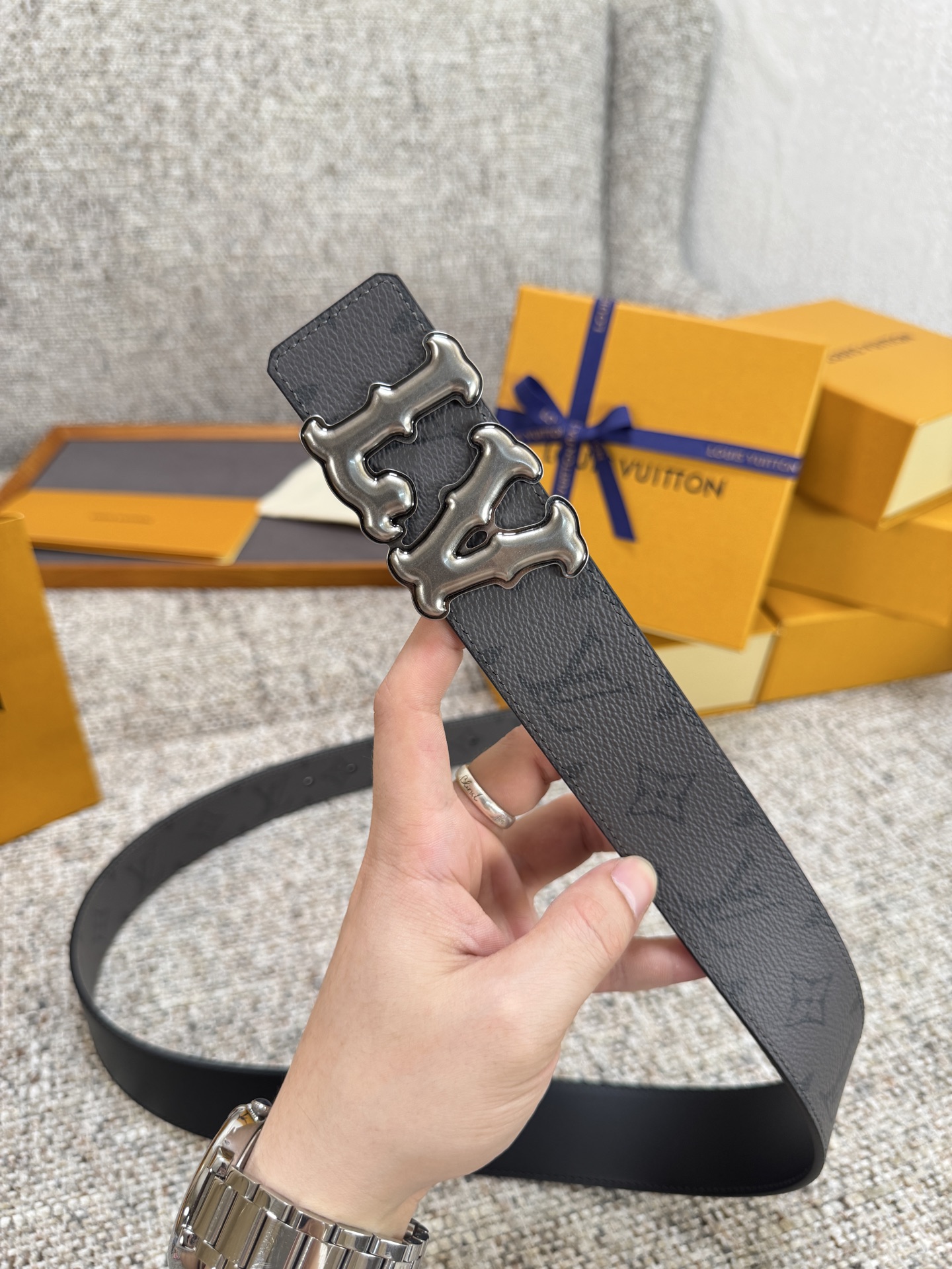 Louis Vuitton LV腰带 PVC皮底系列 原厂五金 精致手工绘边 柔软舒适 宽4.0