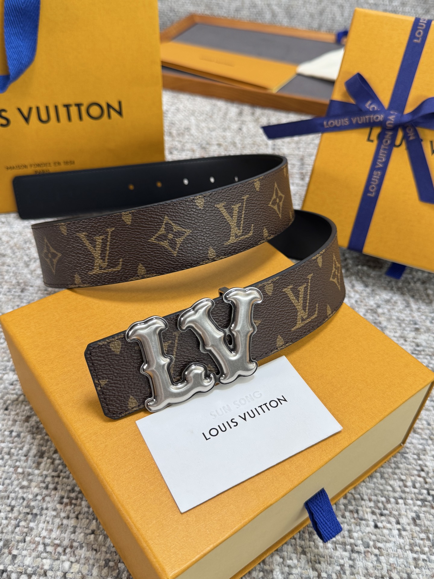Louis Vuitton LV腰带 PVC皮底系列 原厂五金 精致手工绘边 柔软舒适 宽4.0