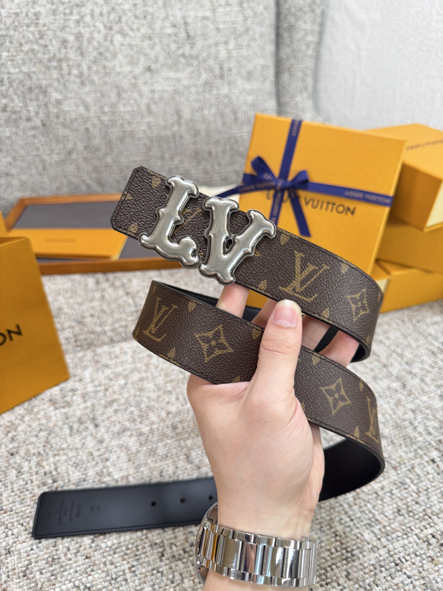 Louis Vuitton LV腰带 PVC皮底系列 原厂五金 精致手工绘边 柔软舒适 宽4.0