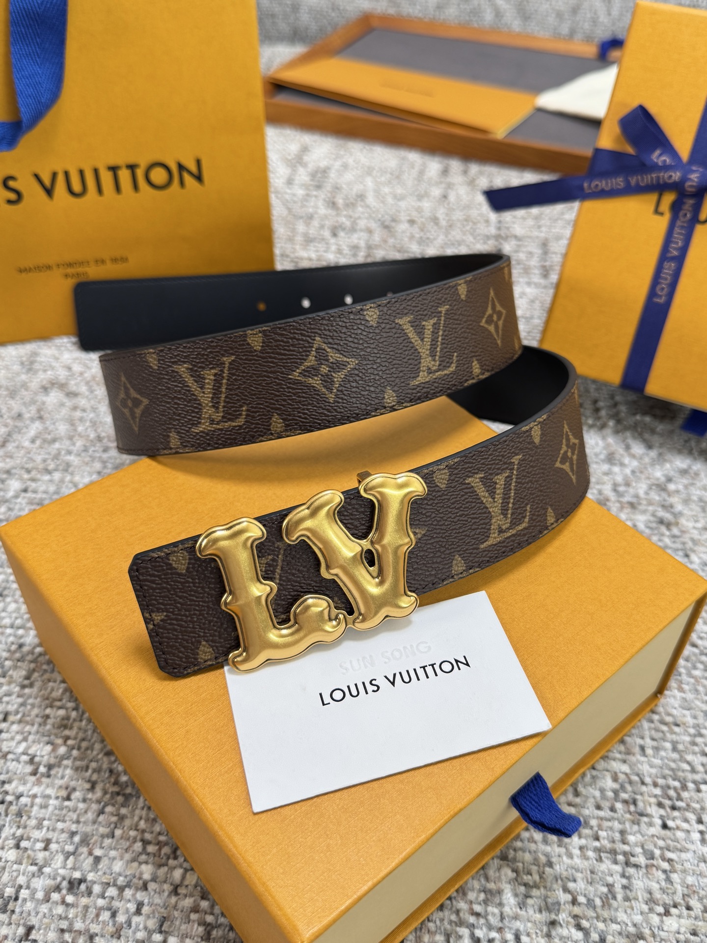 Louis Vuitton LV腰带 PVC皮底系列 原厂五金 精致手工绘边 柔软舒适 宽4.0