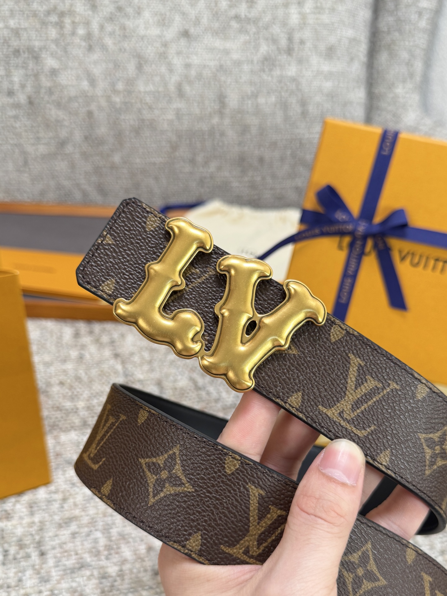 Louis Vuitton LV腰带 PVC皮底系列 原厂五金 精致手工绘边 柔软舒适 宽4.0