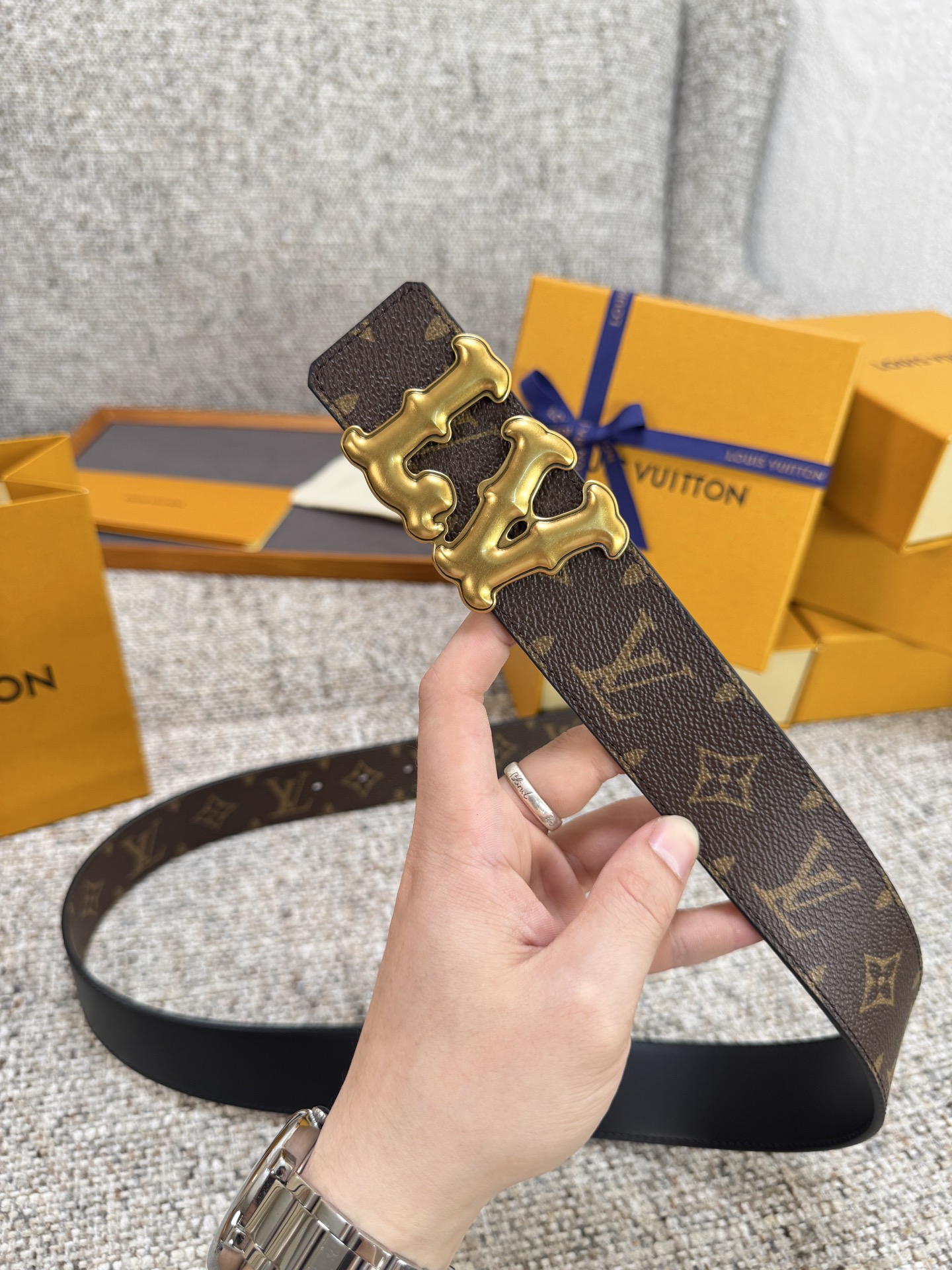 Louis Vuitton LV腰带 PVC皮底系列 原厂五金 精致手工绘边 柔软舒适 宽4.0