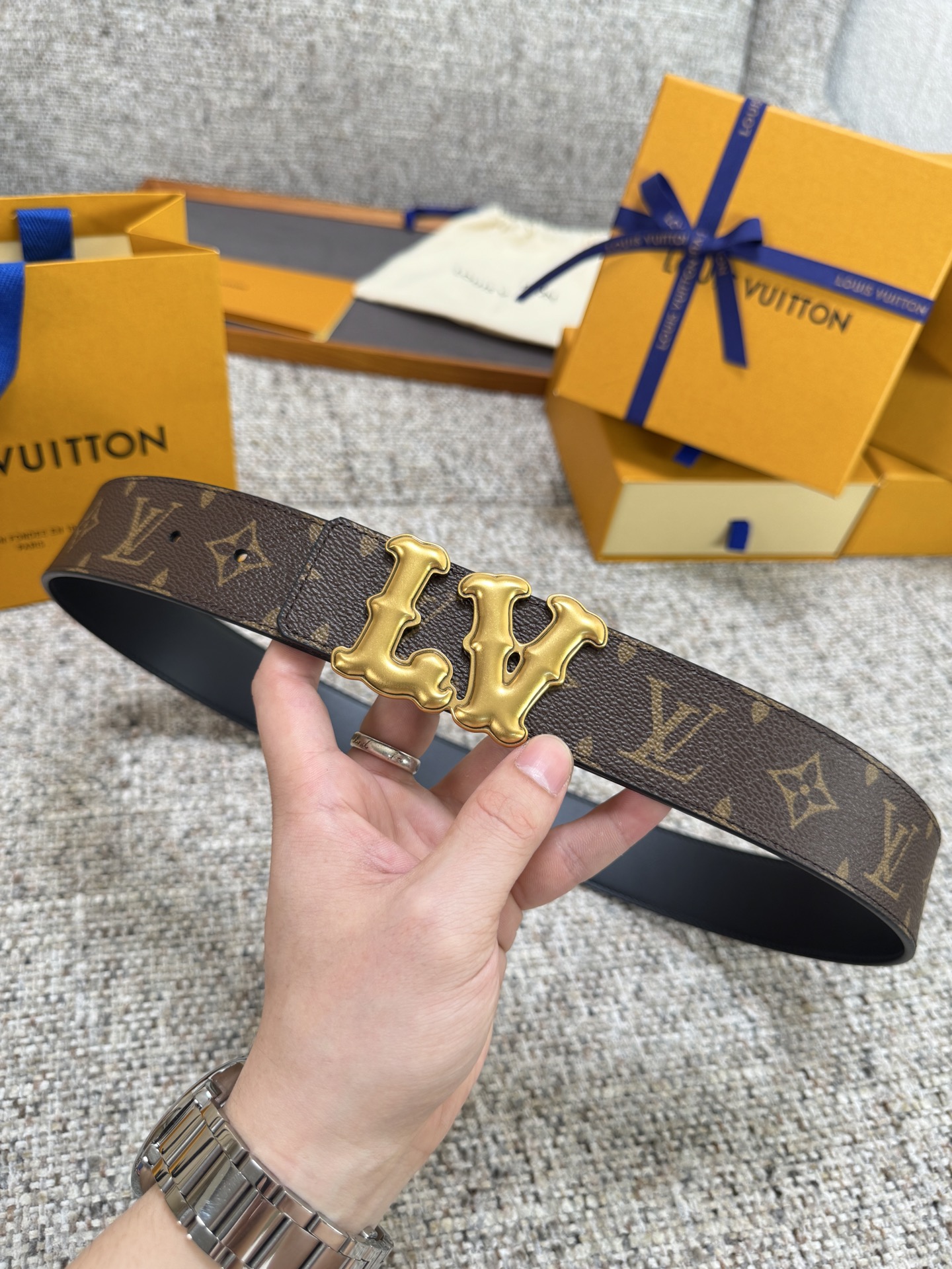 Louis Vuitton LV腰带 PVC皮底系列 原厂五金 精致手工绘边 柔软舒适 宽4.0