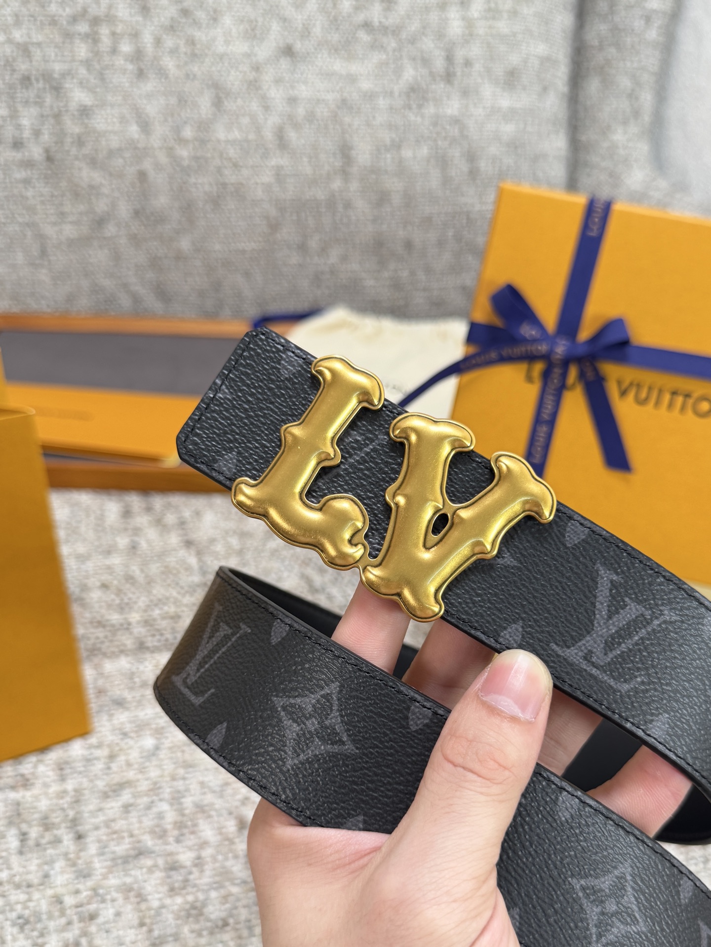 Louis Vuitton LV腰带 PVC皮底系列 原厂五金 精致手工绘边 柔软舒适 宽4.0