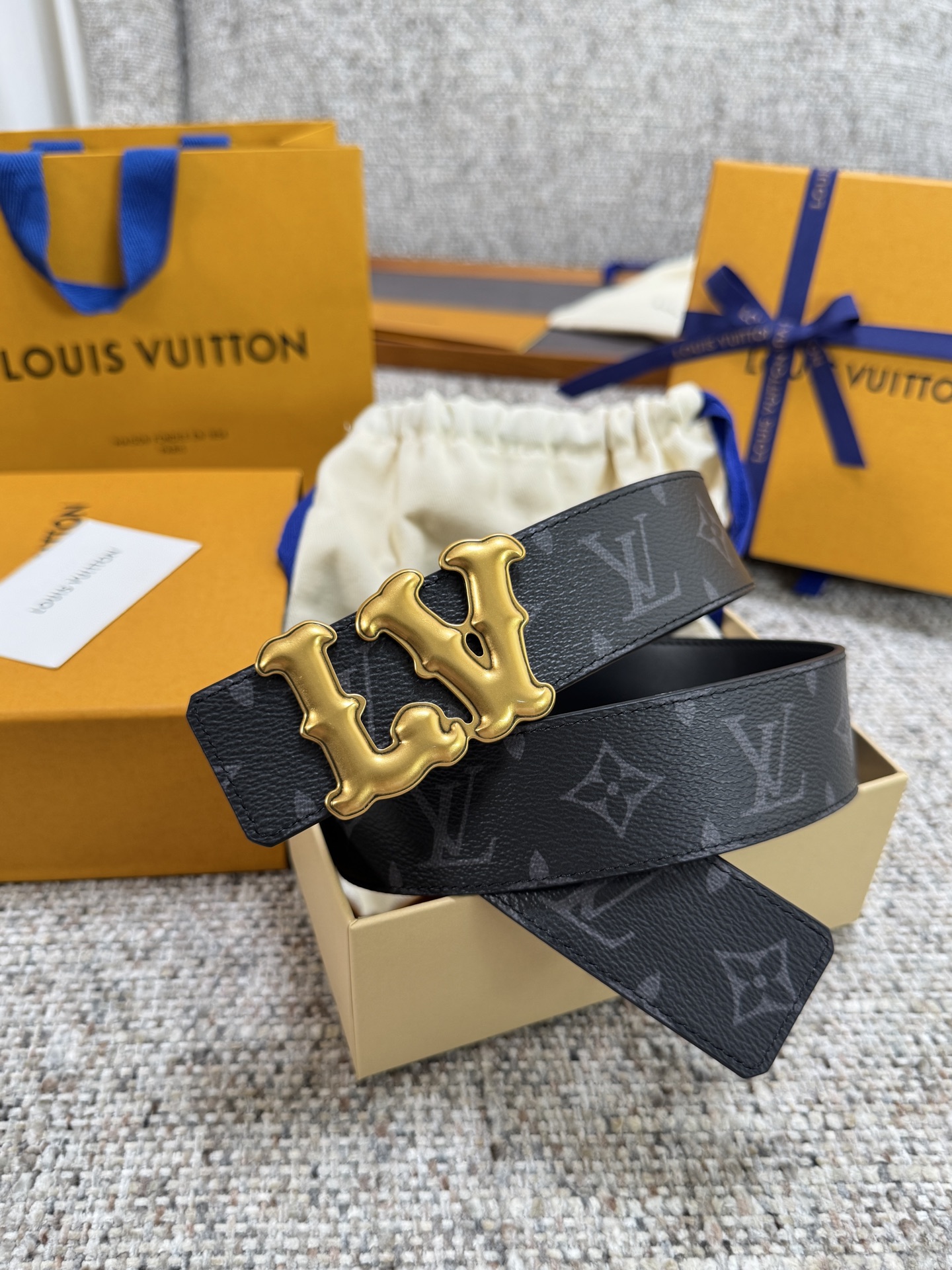 Louis Vuitton LV腰带 PVC皮底系列 原厂五金 精致手工绘边 柔软舒适 宽4.0