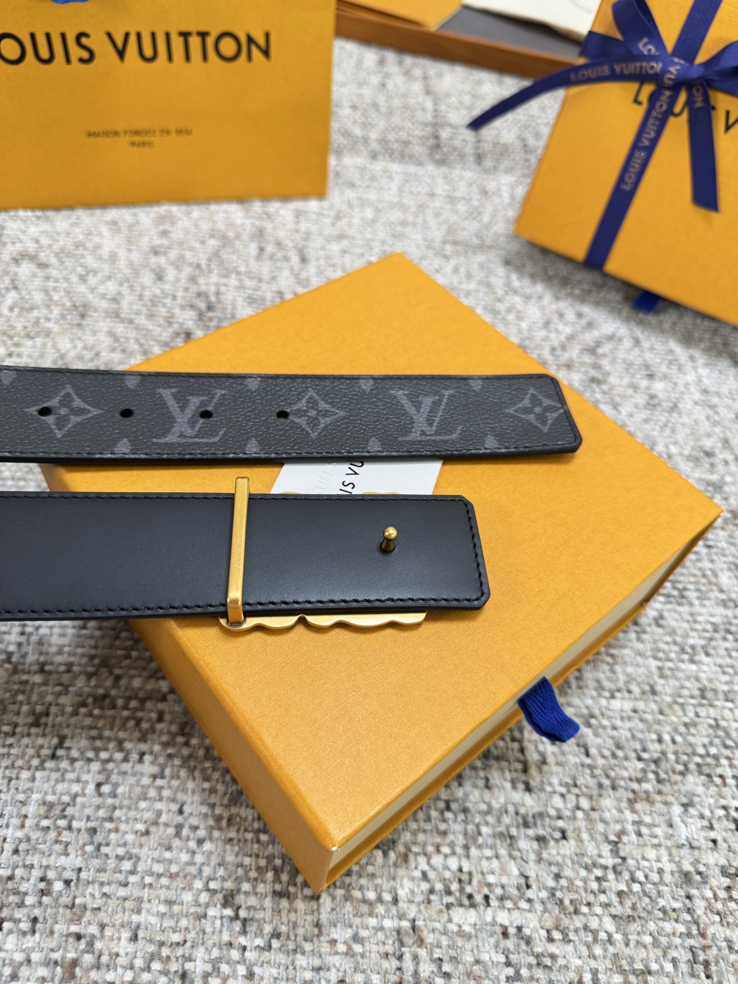 Louis Vuitton LV腰带 PVC皮底系列 原厂五金 精致手工绘边 柔软舒适 宽4.0