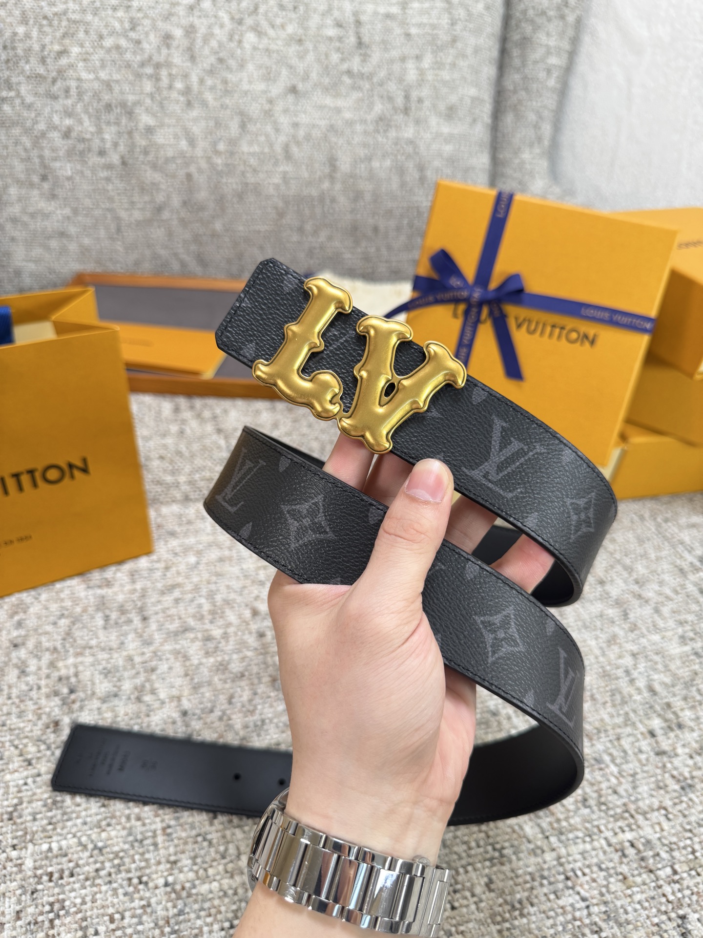 Louis Vuitton LV腰带 PVC皮底系列 原厂五金 精致手工绘边 柔软舒适 宽4.0