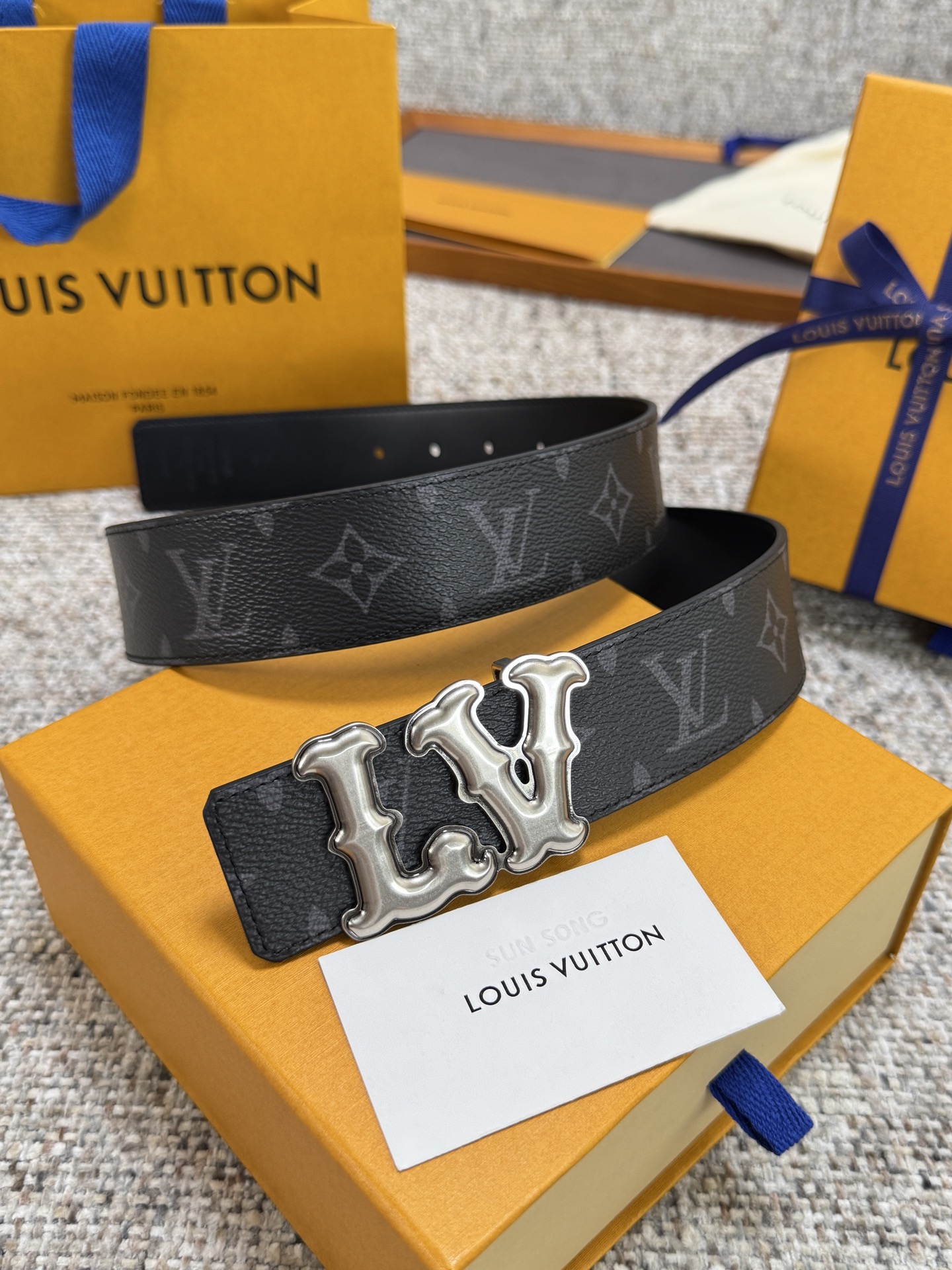 Louis Vuitton LV腰带 PVC皮底系列 原厂五金 精致手工绘边 柔软舒适 宽4.0
