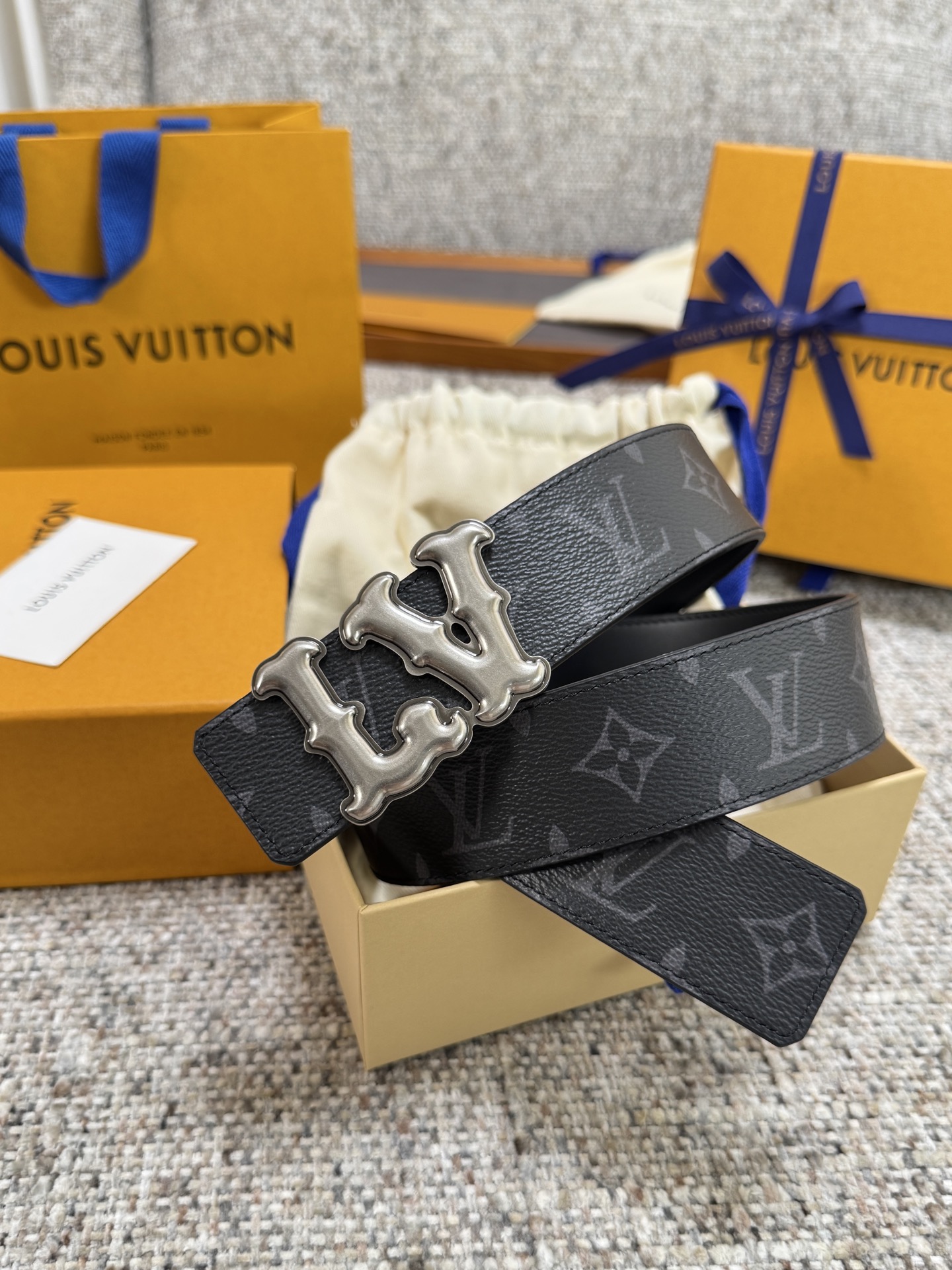 Louis Vuitton LV腰带 PVC皮底系列 原厂五金 精致手工绘边 柔软舒适 宽4.0