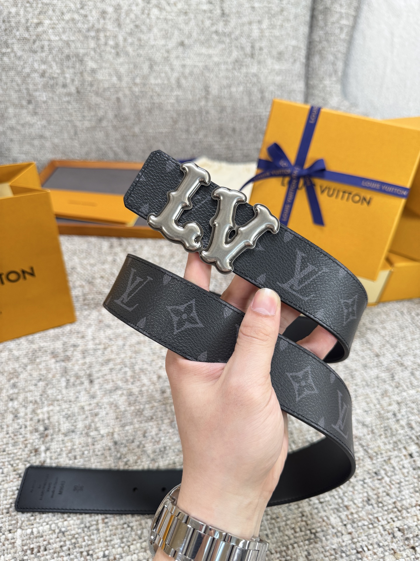 Louis Vuitton LV腰带 PVC皮底系列 原厂五金 精致手工绘边 柔软舒适 宽4.0