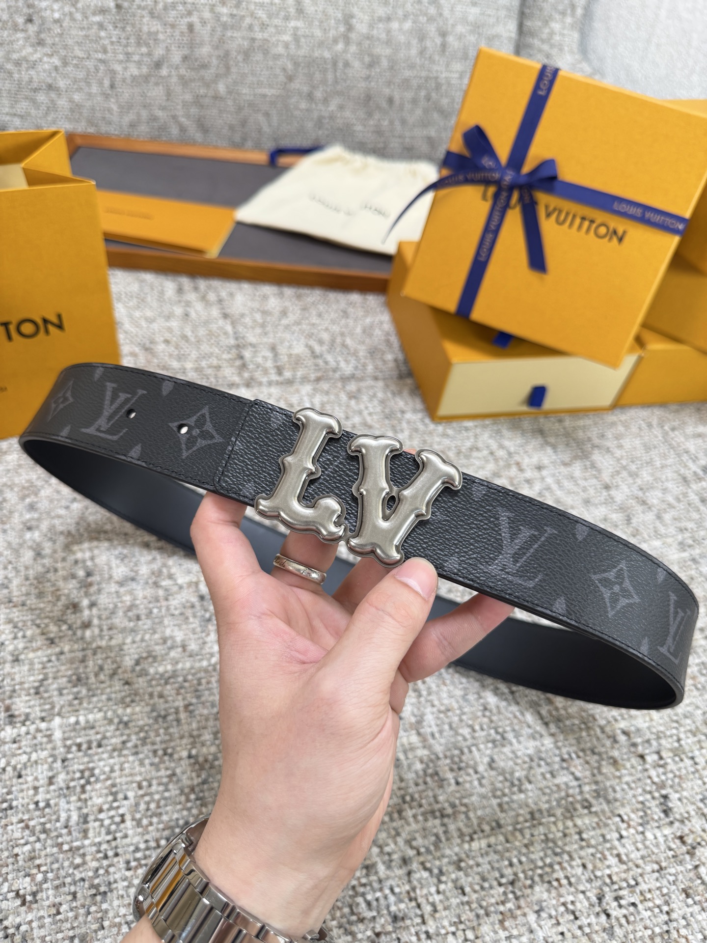 Louis Vuitton LV腰带 PVC皮底系列 原厂五金 精致手工绘边 柔软舒适 宽4.0