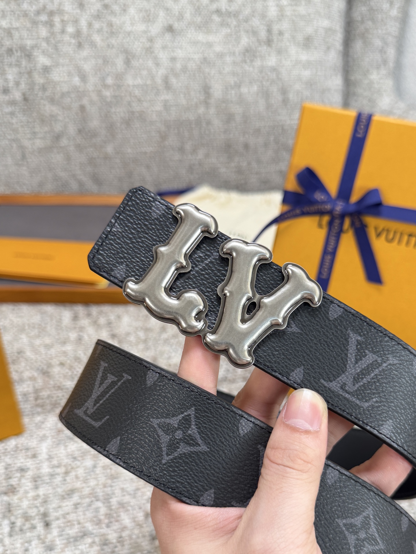 Louis Vuitton LV腰带 PVC皮底系列 原厂五金 精致手工绘边 柔软舒适 宽4.0