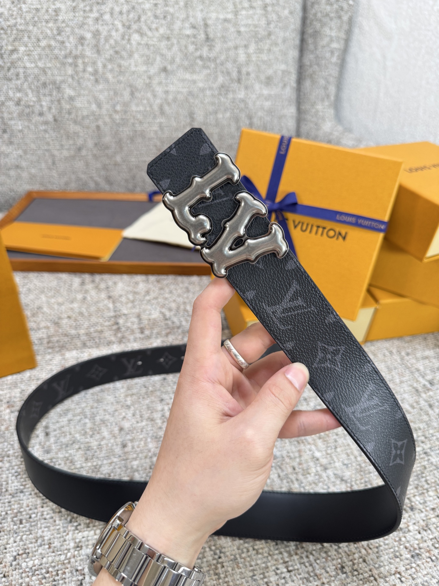 Louis Vuitton LV腰带 PVC皮底系列 原厂五金 精致手工绘边 柔软舒适 宽4.0