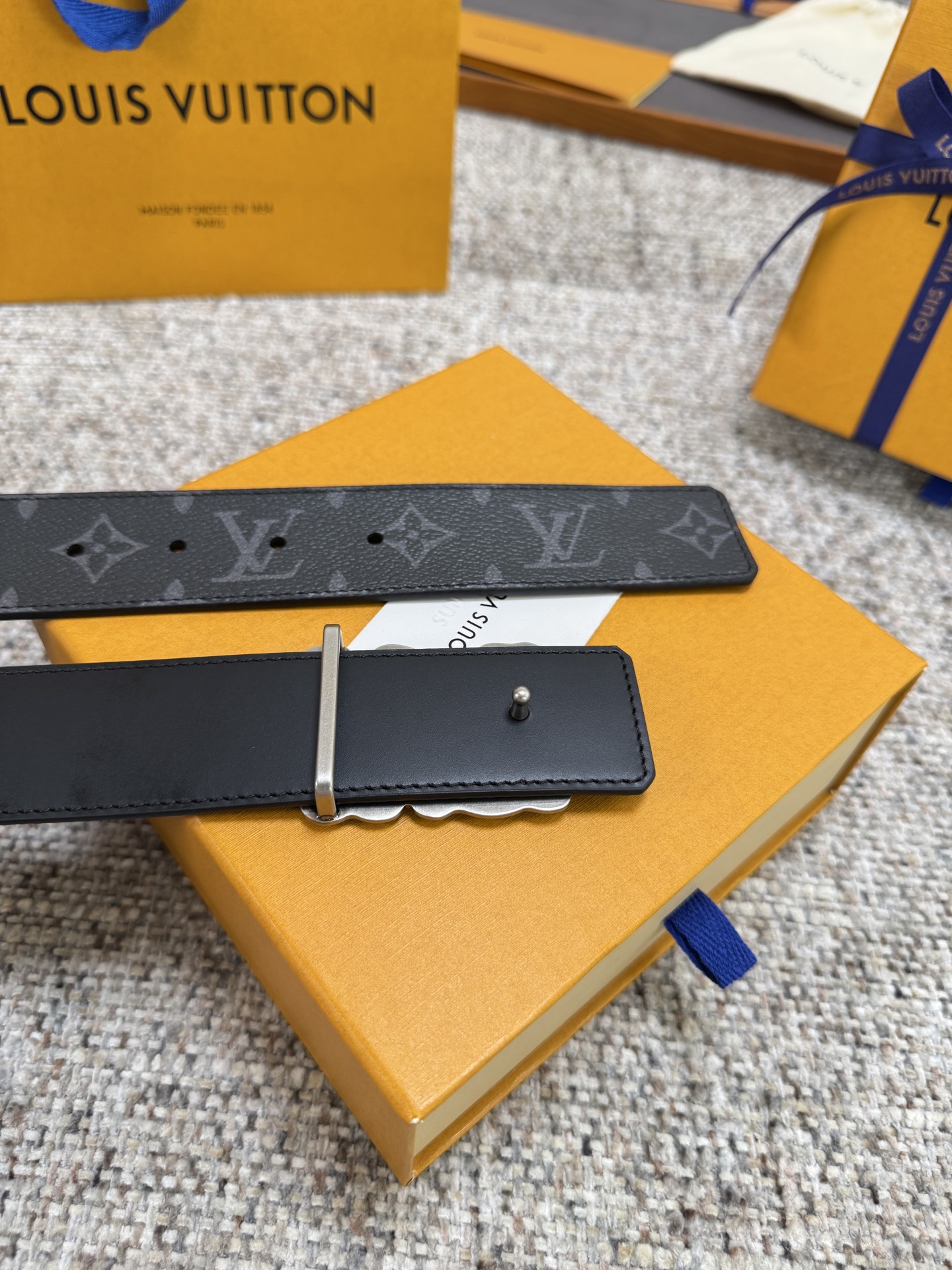 Louis Vuitton LV腰带 PVC皮底系列 原厂五金 精致手工绘边 柔软舒适 宽4.0