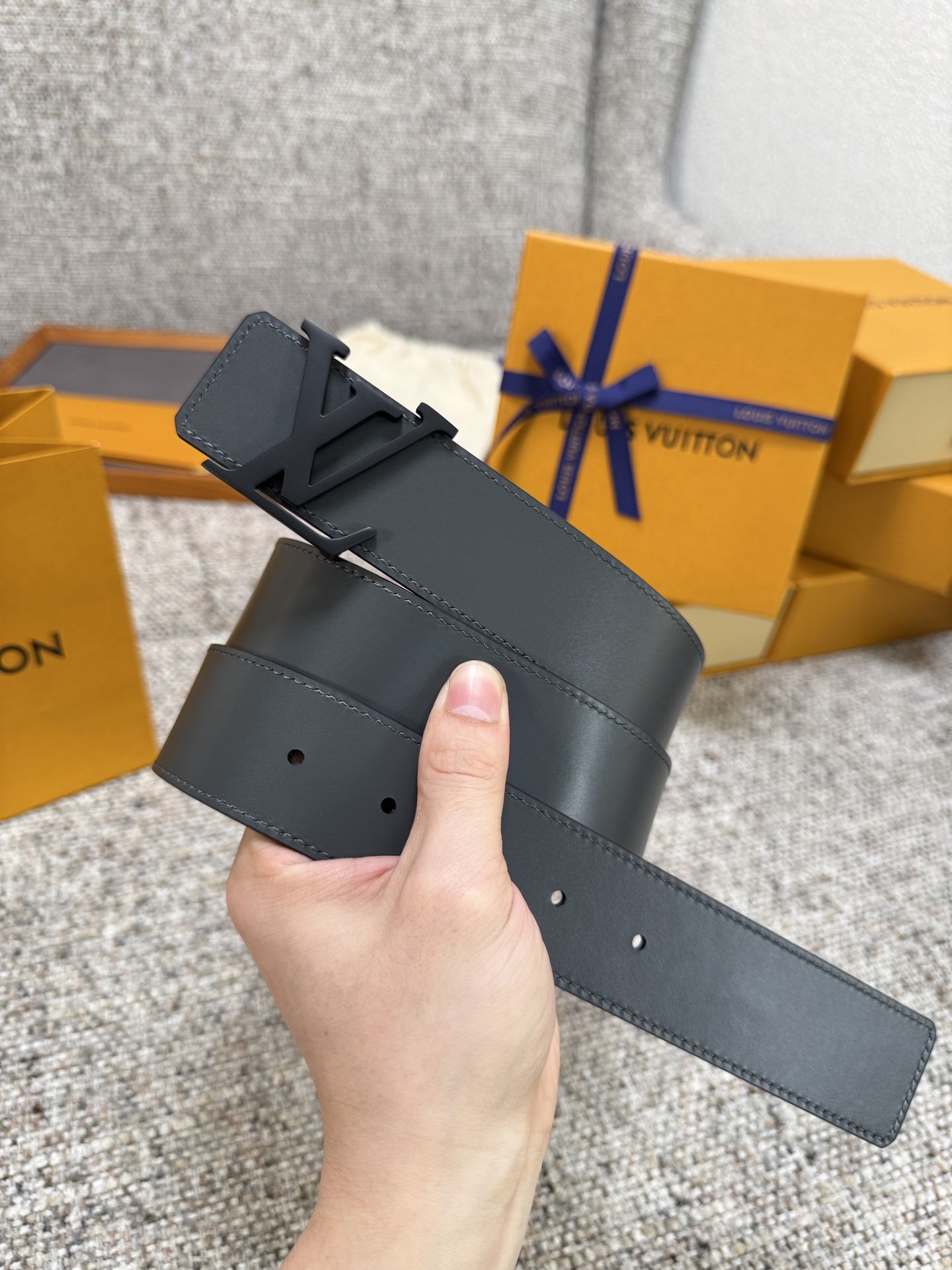 Louis Vuitton LV腰带 双面平纹系列 原厂五金 精致手工绘边 柔软舒适 宽4.0