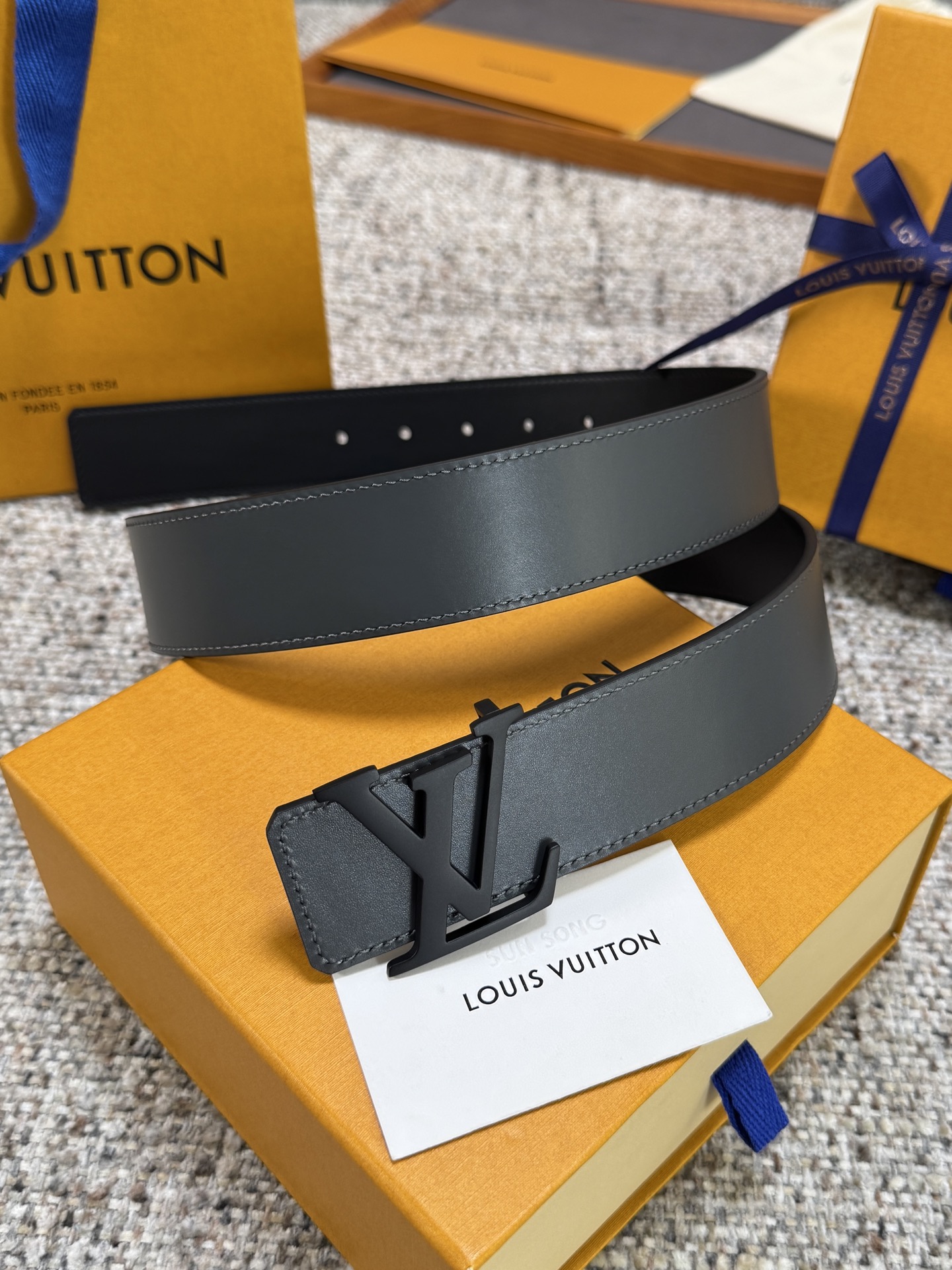 Louis Vuitton LV腰带 双面平纹系列 原厂五金 精致手工绘边 柔软舒适 宽4.0