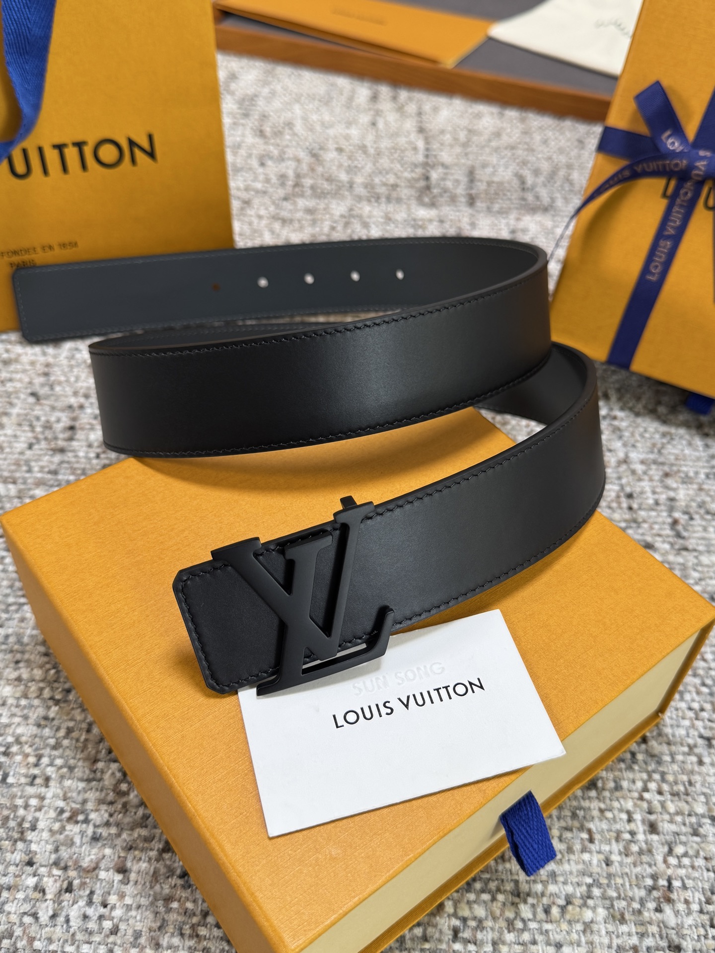 Louis Vuitton LV腰带 双面平纹系列 原厂五金 精致手工绘边 柔软舒适 宽4.0