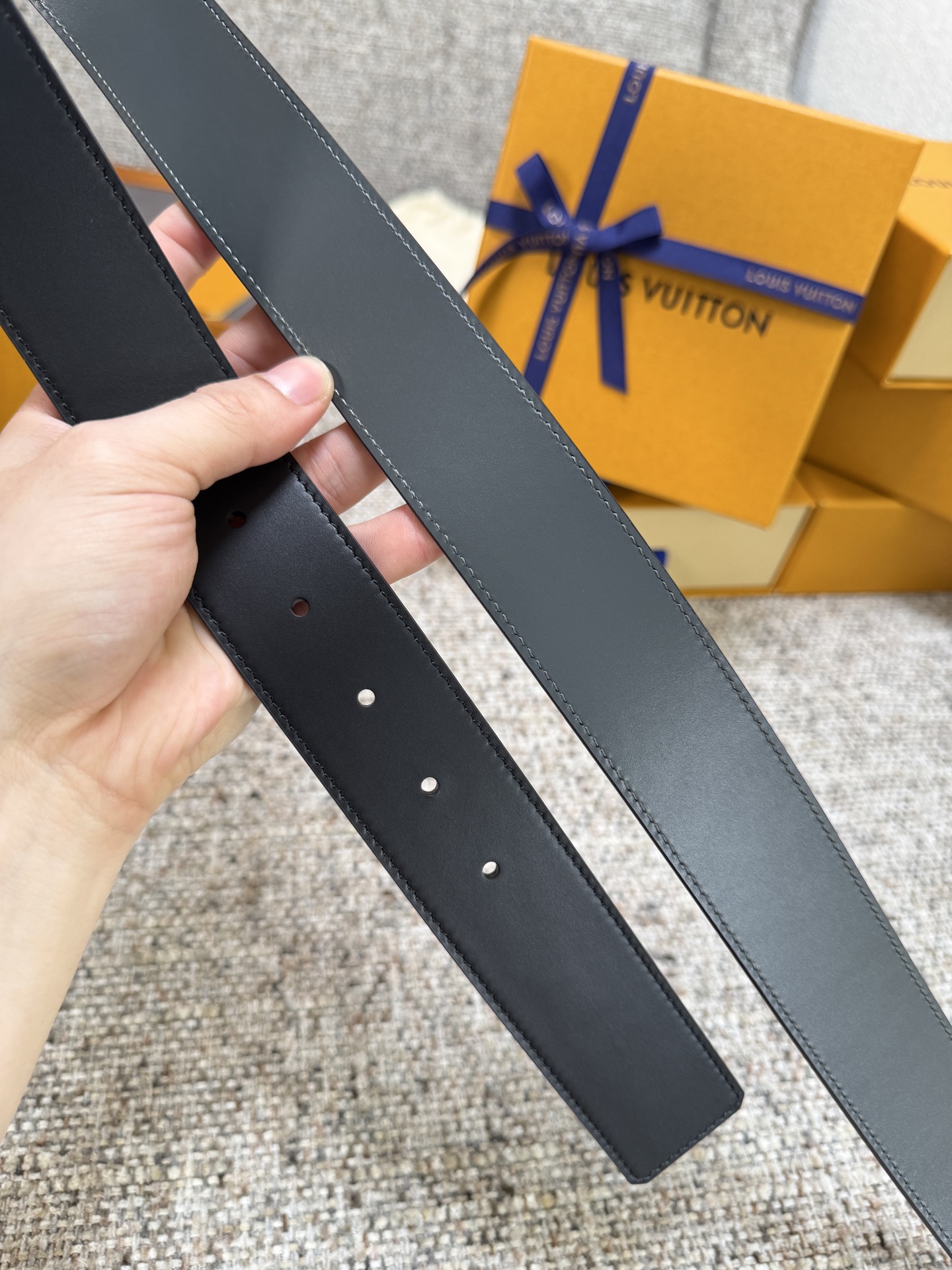 Louis Vuitton LV腰带 双面平纹系列 原厂五金 精致手工绘边 柔软舒适 宽4.0