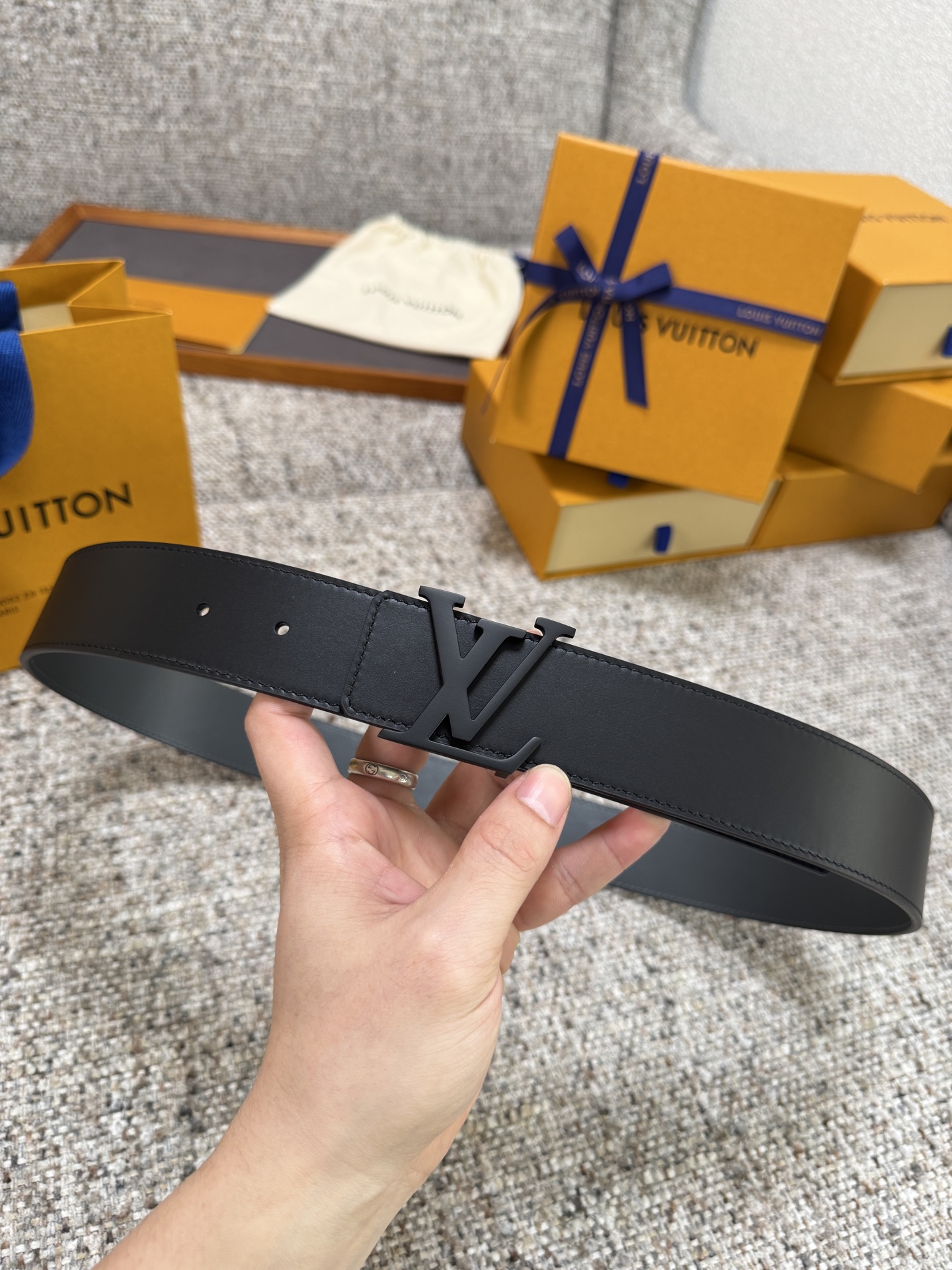 Louis Vuitton LV腰带 双面平纹系列 原厂五金 精致手工绘边 柔软舒适 宽4.0