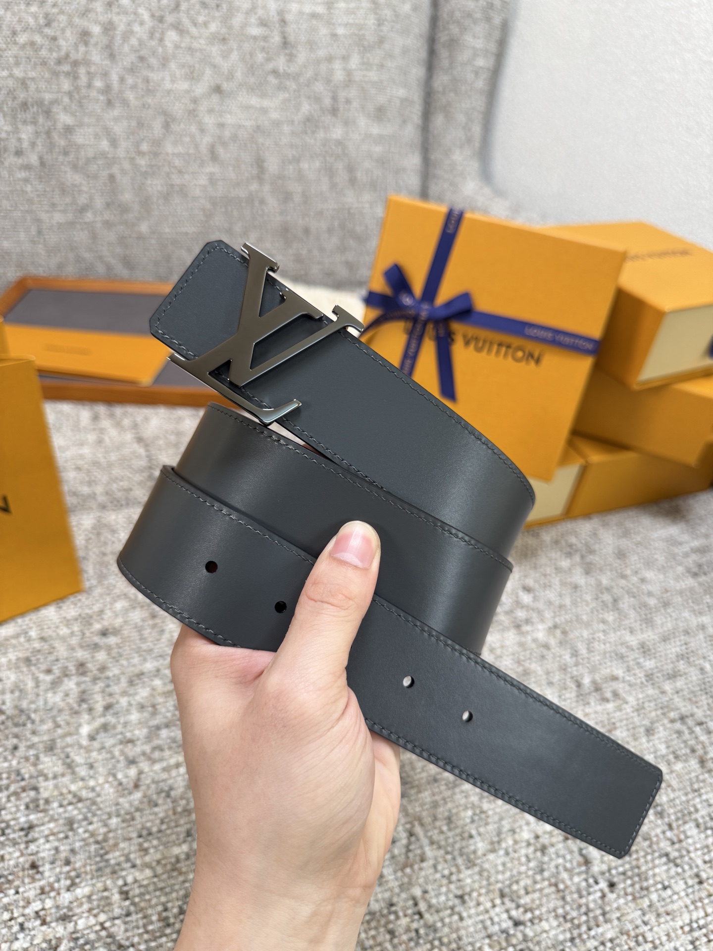 Louis Vuitton LV腰带 双面平纹系列 原厂五金 精致手工绘边 柔软舒适 宽4.0