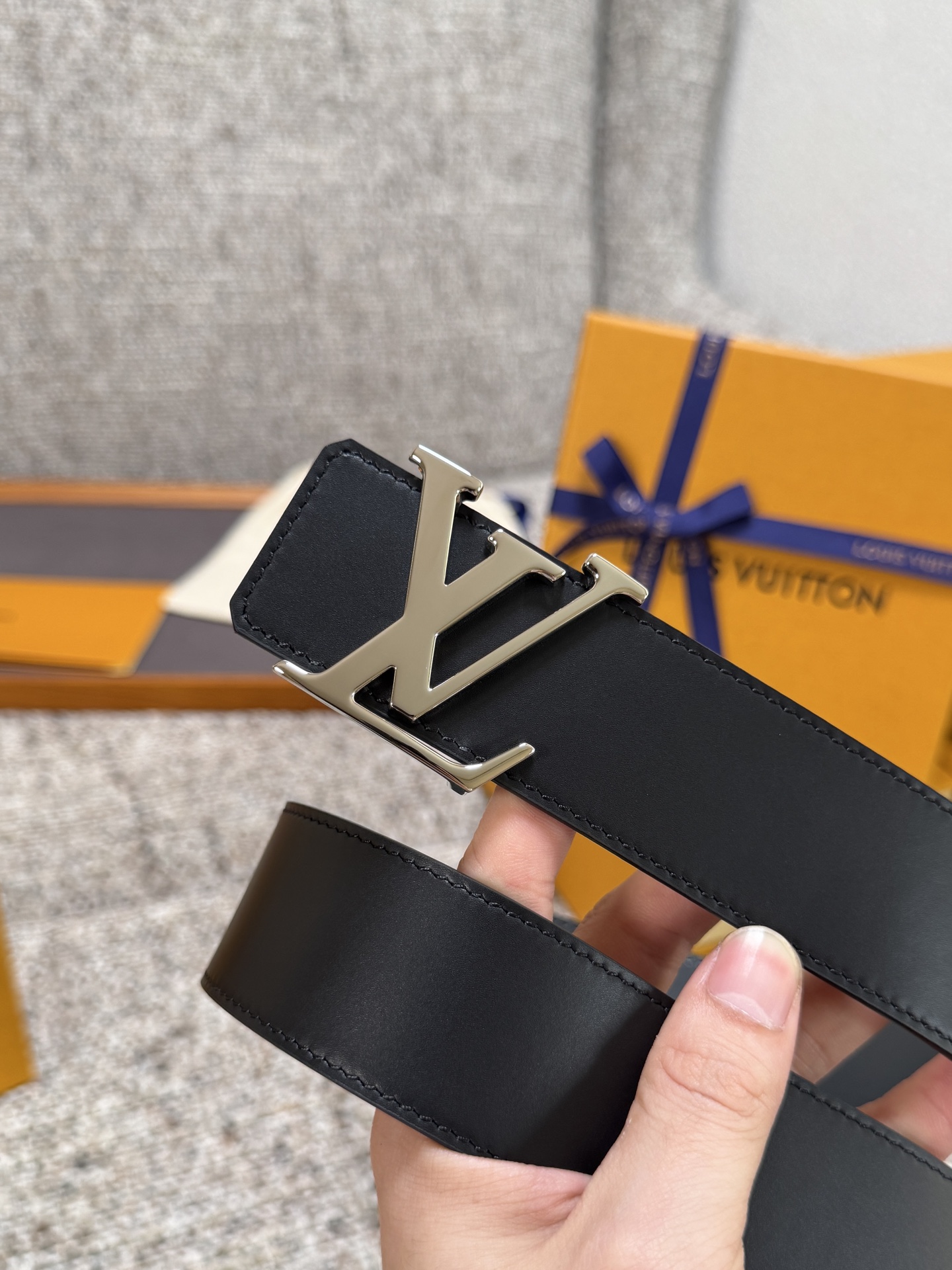 Louis Vuitton LV腰带 双面平纹系列 原厂五金 精致手工绘边 柔软舒适 宽4.0