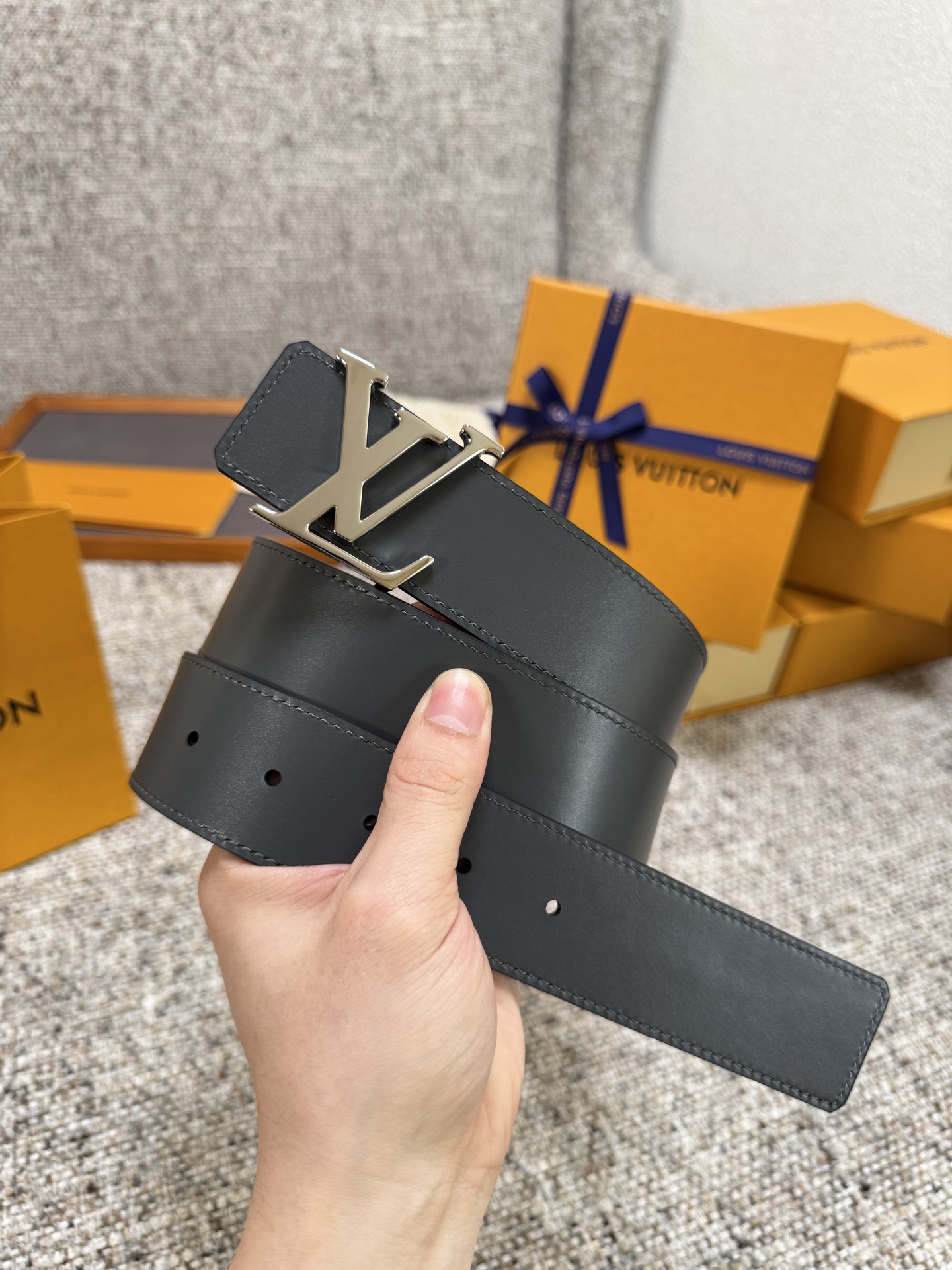 Louis Vuitton LV腰带 双面平纹系列 原厂五金 精致手工绘边 柔软舒适 宽4.0