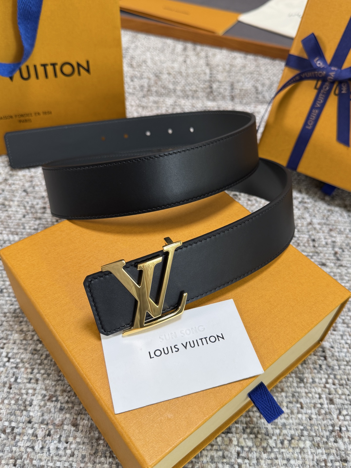 Louis Vuitton LV腰带 双面平纹系列 原厂五金 精致手工绘边 柔软舒适 宽4.0