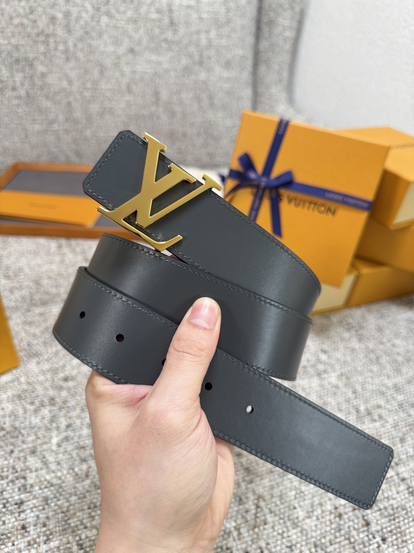 Louis Vuitton LV腰带 双面平纹系列 原厂五金 精致手工绘边 柔软舒适 宽4.0