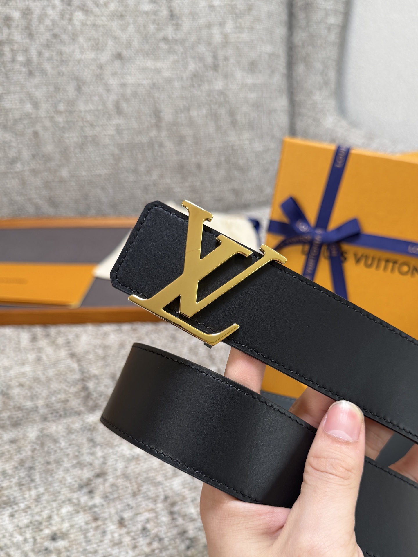 Louis Vuitton LV腰带 双面平纹系列 原厂五金 精致手工绘边 柔软舒适 宽4.0