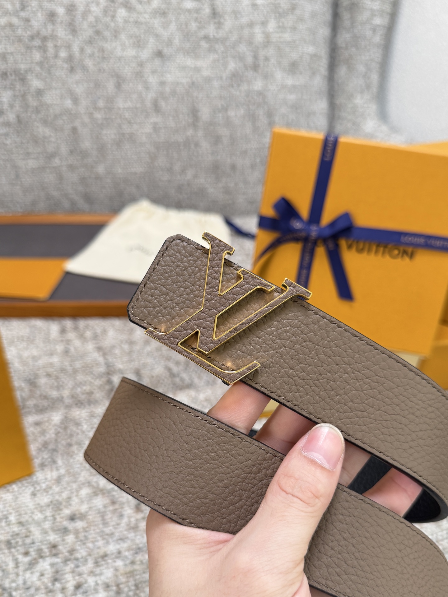 Ремень Initiales двусторонний Louis Vuitton