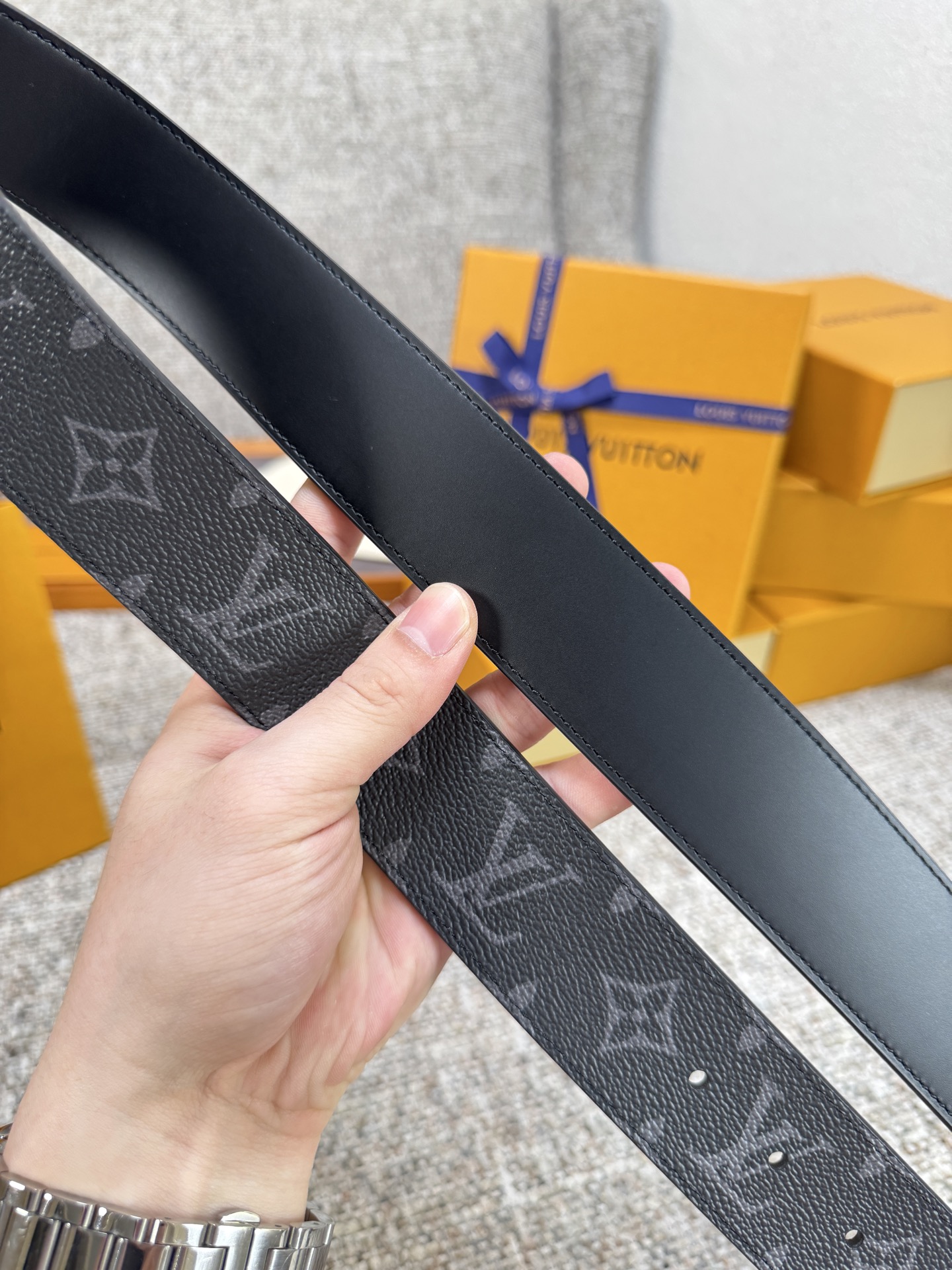 Louis Vuitton LV腰带 PVC皮底系列 原厂五金 精致手工绘边 柔软舒适 宽4.0