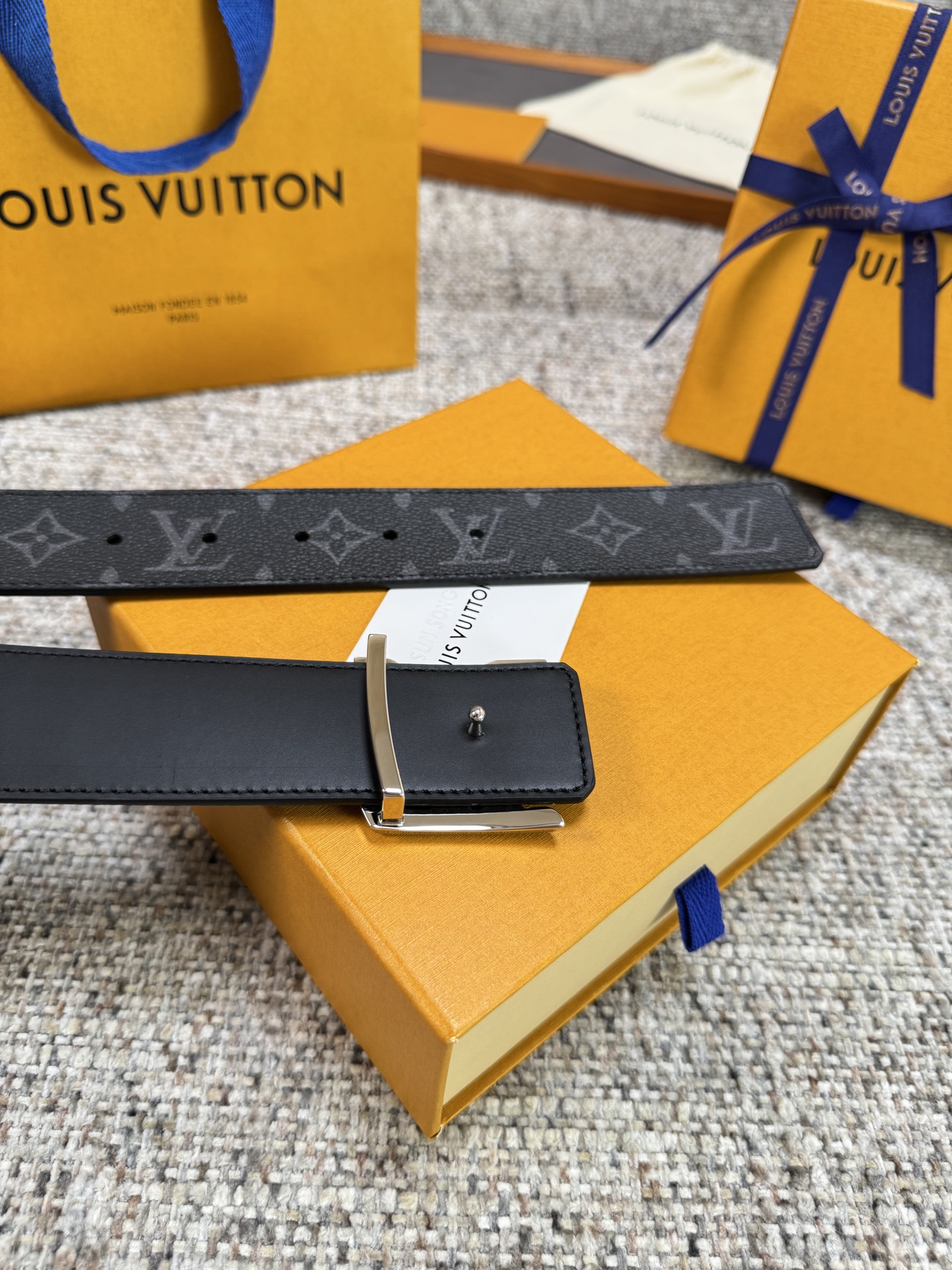 Louis Vuitton LV腰带 PVC皮底系列 原厂五金 精致手工绘边 柔软舒适 宽4.0