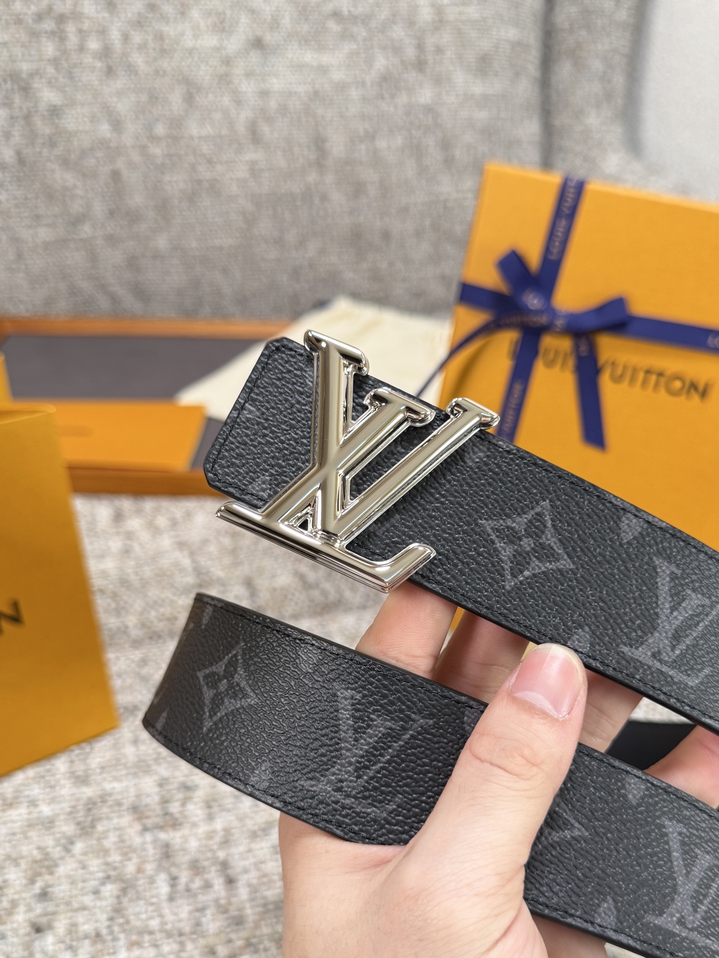 Louis Vuitton LV腰带 PVC皮底系列 原厂五金 精致手工绘边 柔软舒适 宽4.0